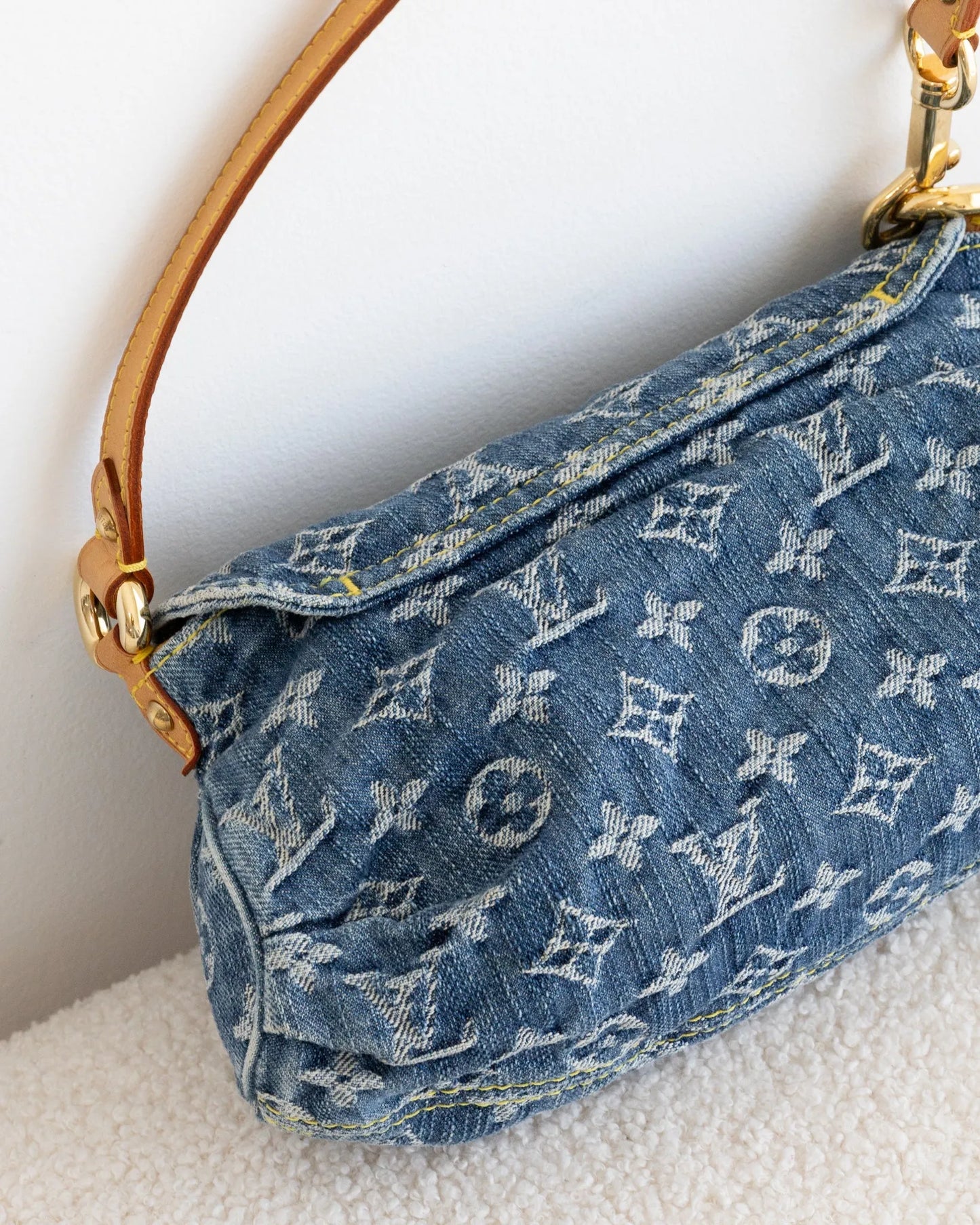 LOUIS VUITTON Pleaty - THE VOG CLOSET
