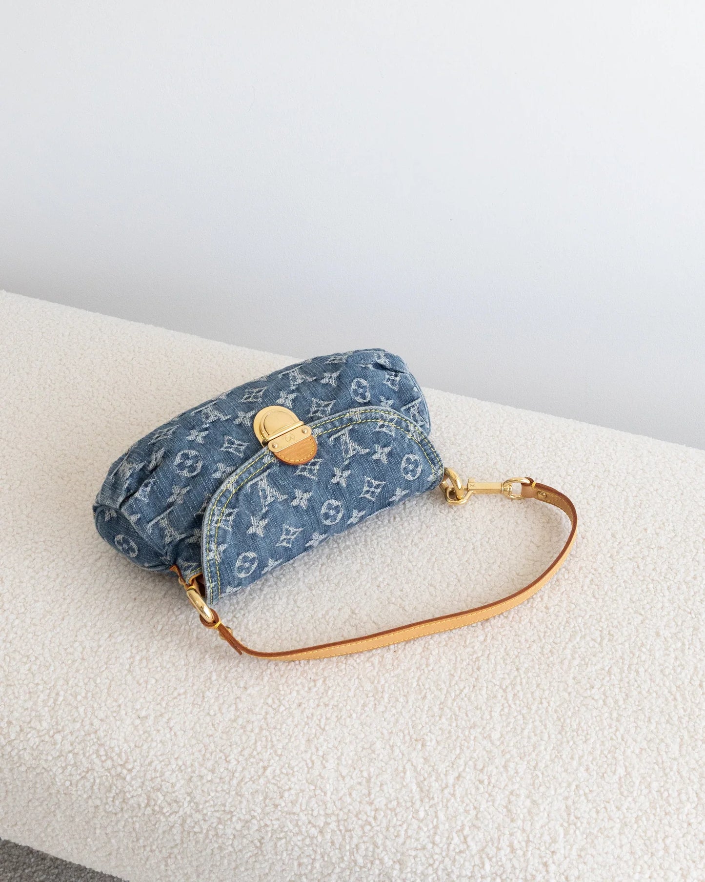 LOUIS VUITTON Pleaty - THE VOG CLOSET