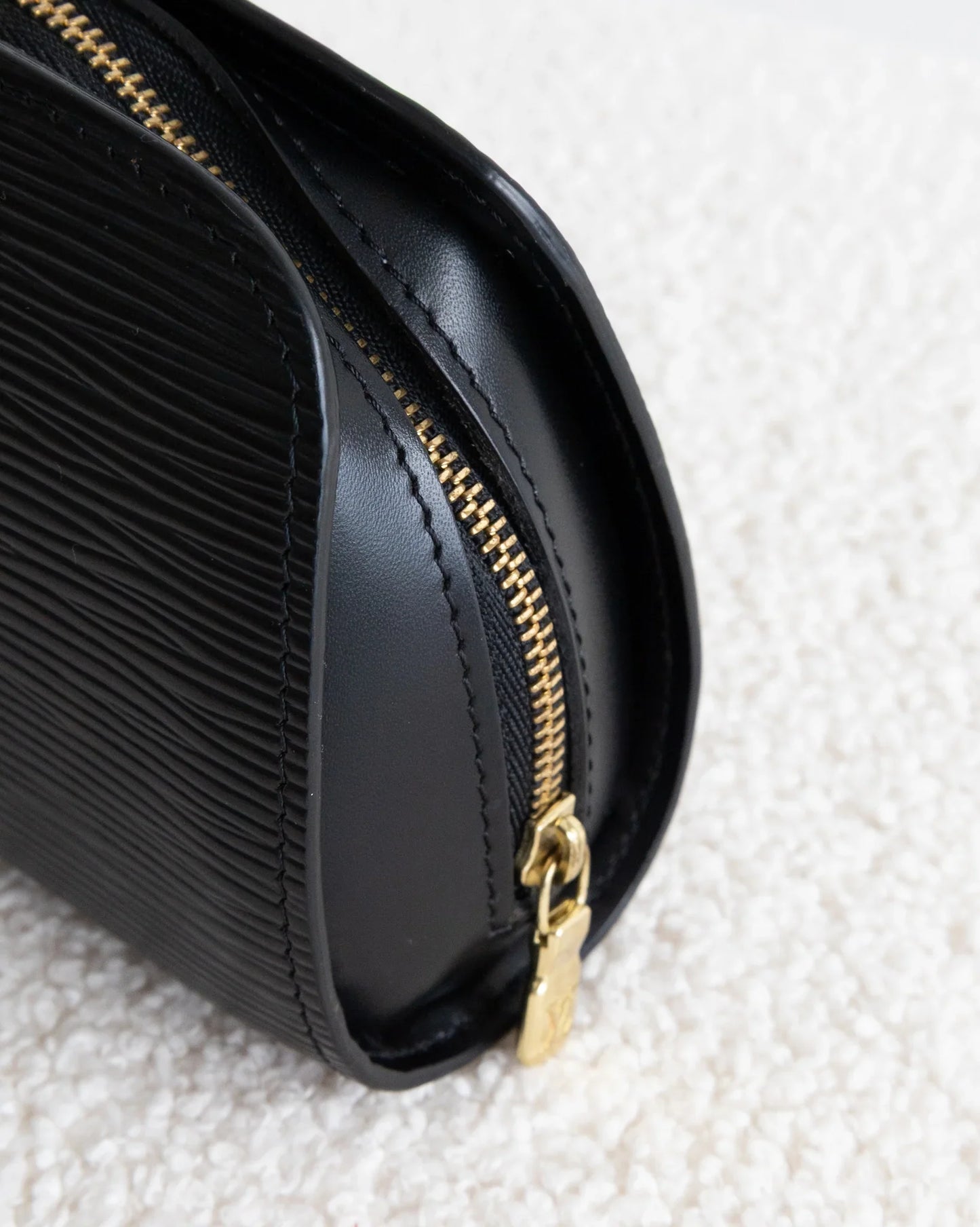 LOUIS VUITTON Pouch - THE VOG CLOSET