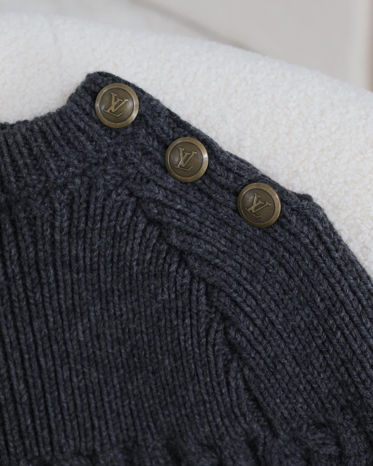LV Poncho - THE VOG CLOSET