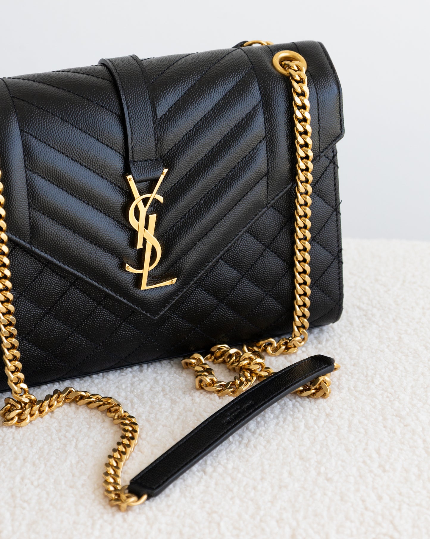 SAINT LAURENT Envelope M - THE VOG CLOSET