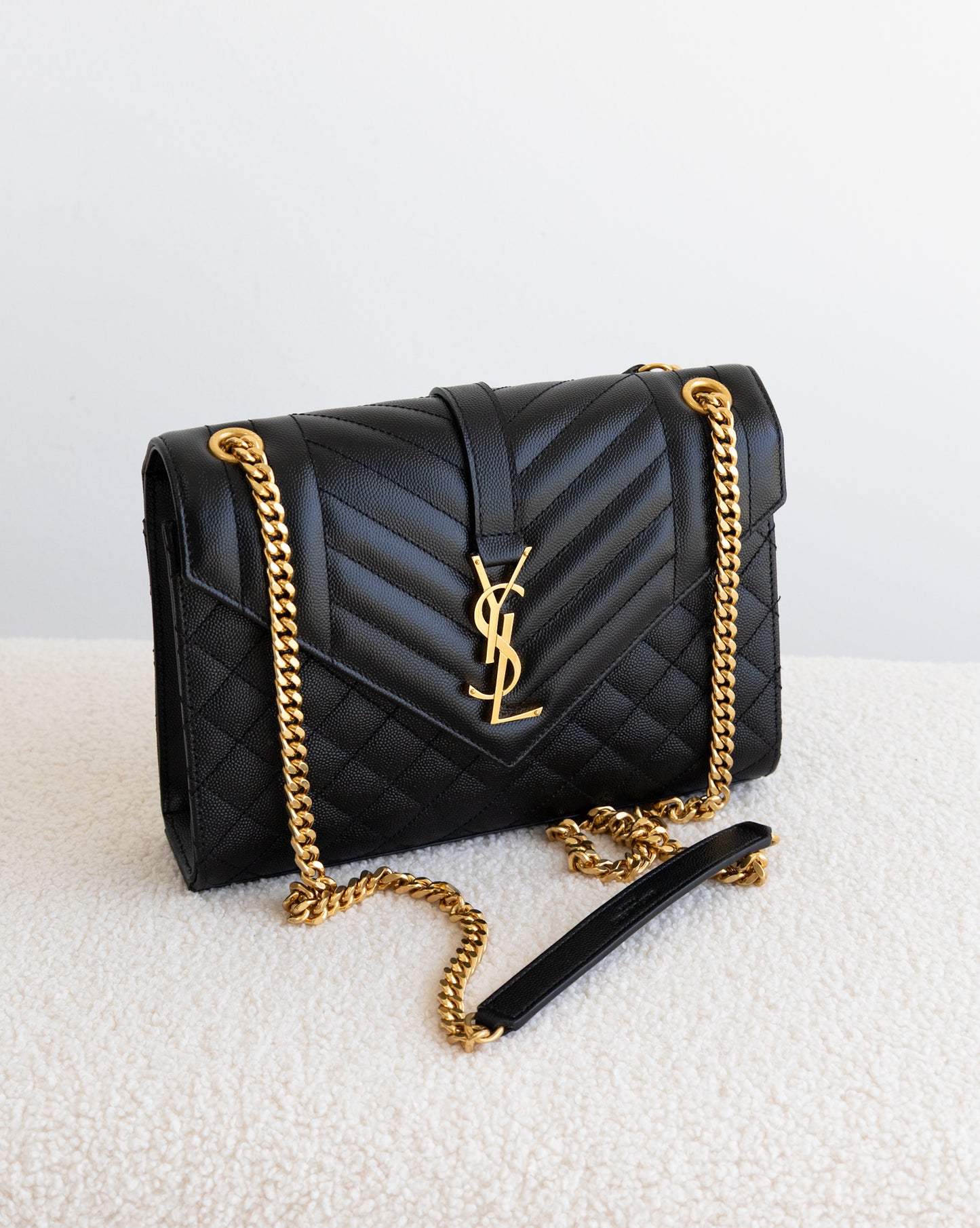 SAINT LAURENT Envelope M - THE VOG CLOSET