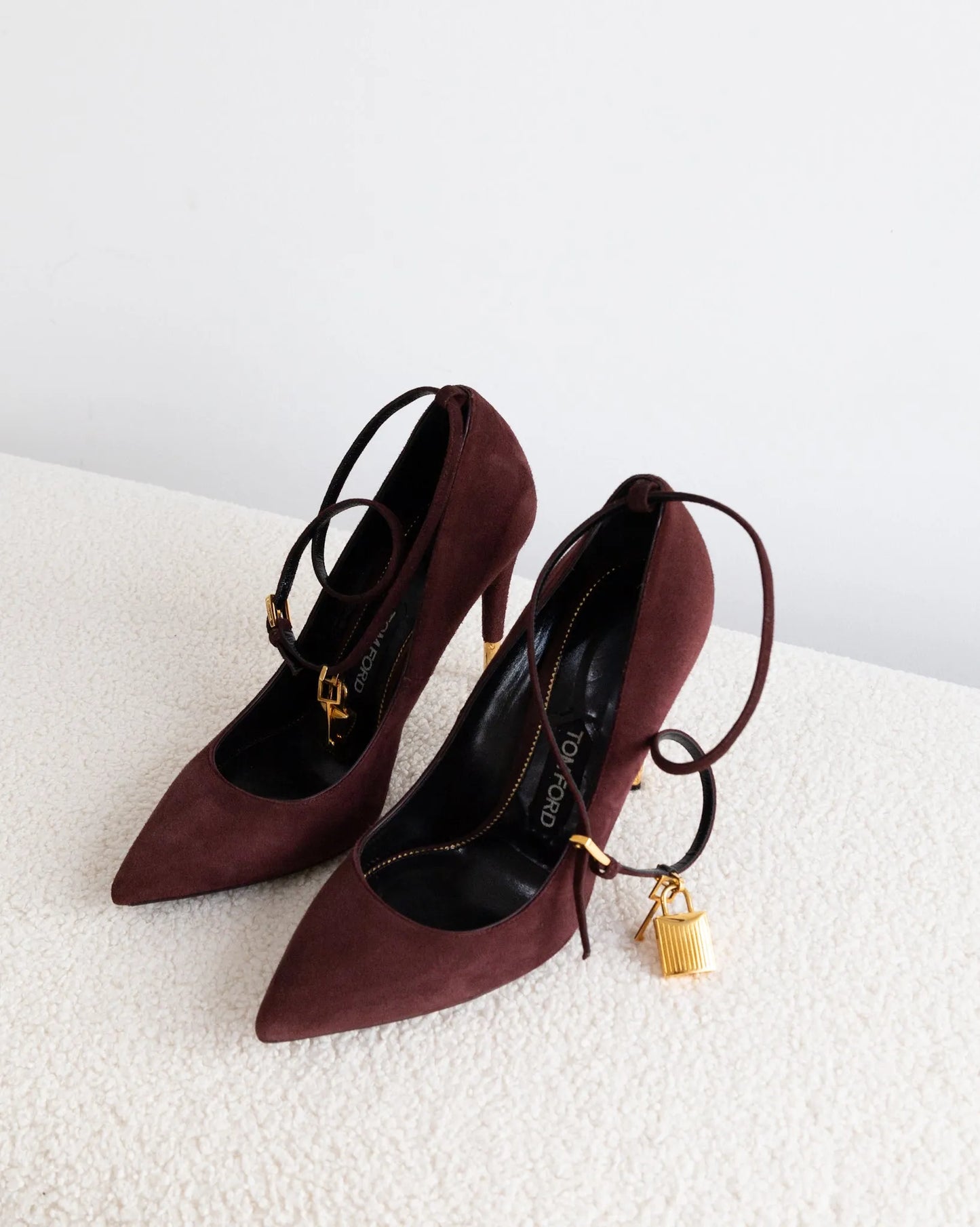 TOM FORD Padlock 39 - THE VOG CLOSET