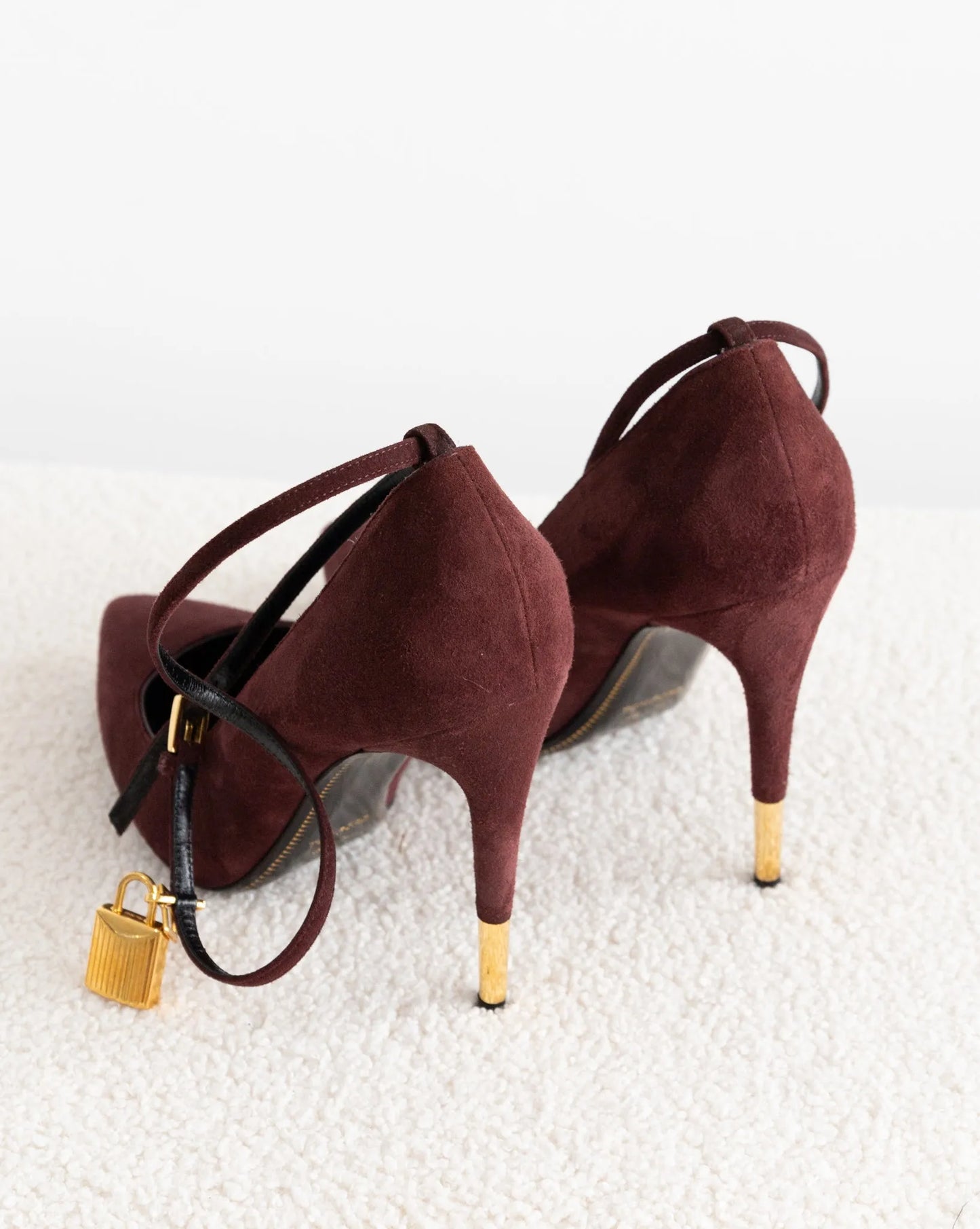 TOM FORD Padlock 39 - THE VOG CLOSET