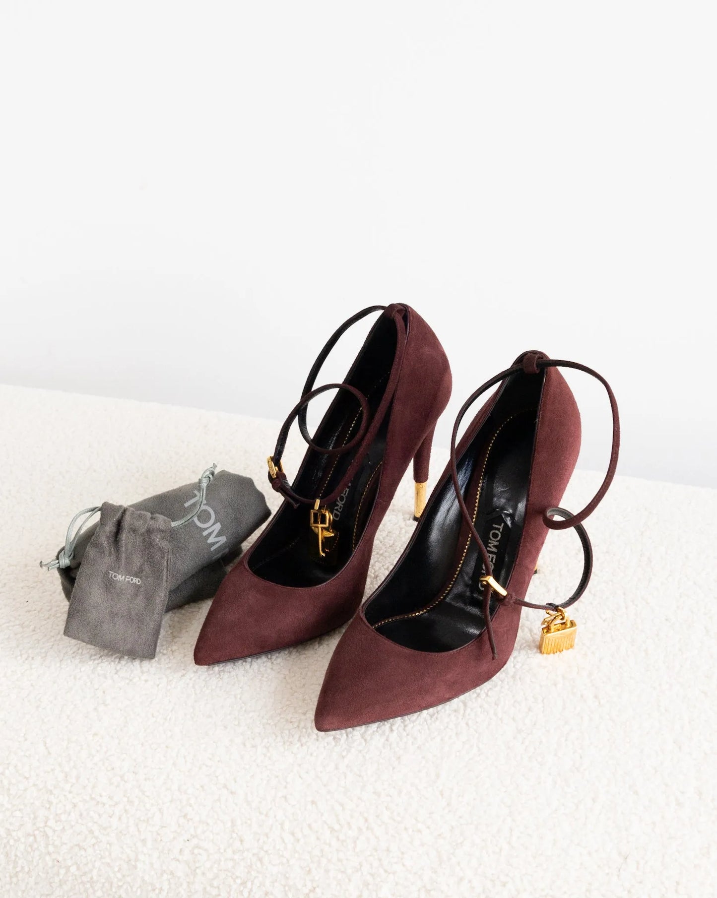 TOM FORD Padlock 39 - THE VOG CLOSET