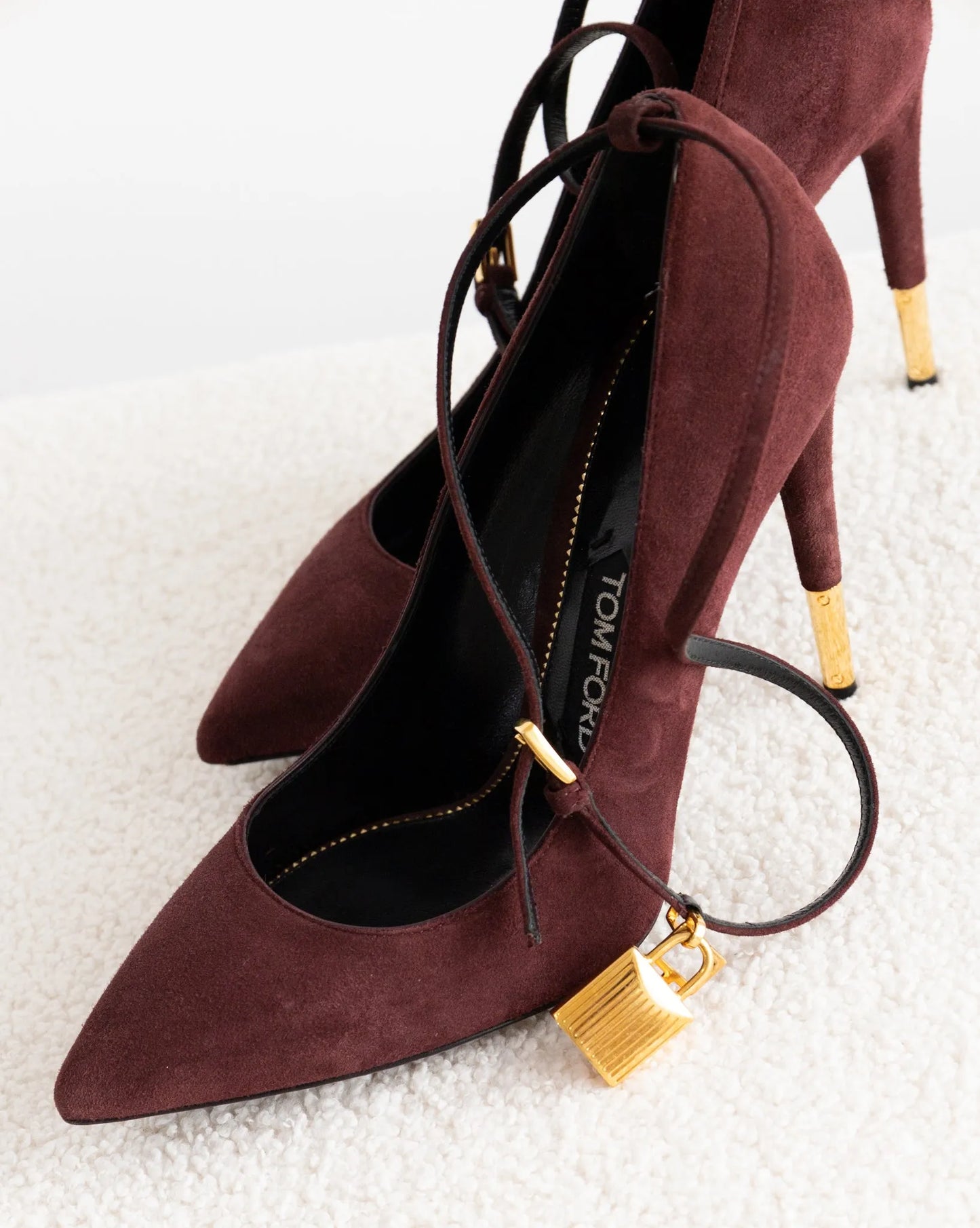 TOM FORD Padlock 39 - THE VOG CLOSET