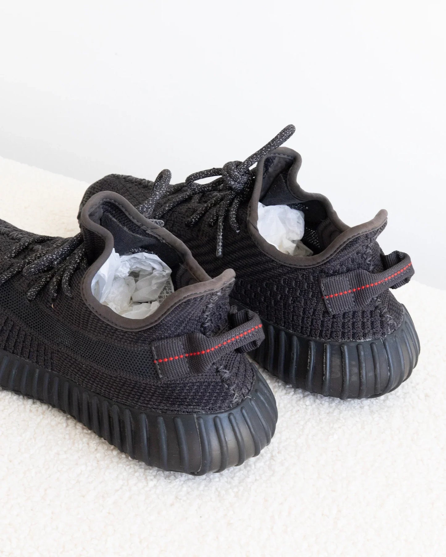 YEEZY Boost 350 V2 41 - THE VOG CLOSET