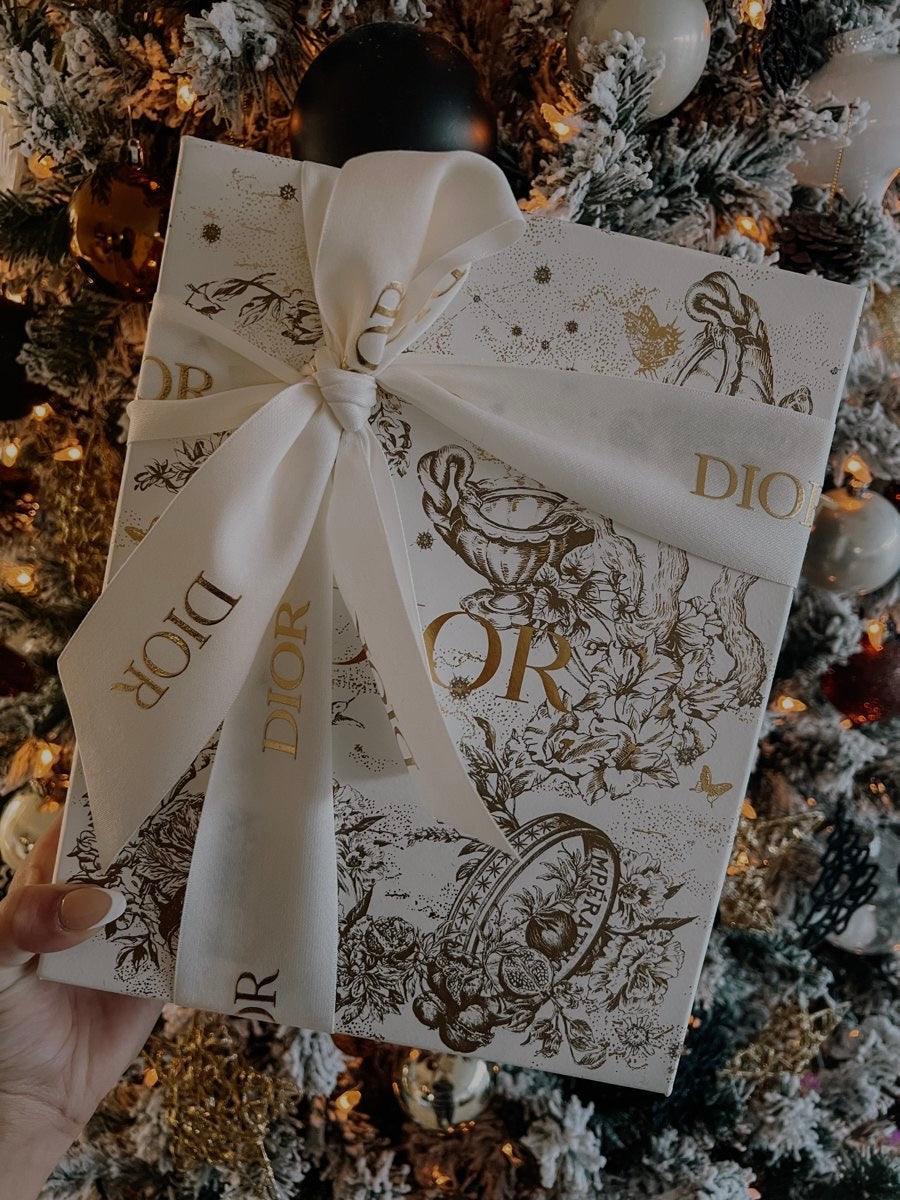 CHRISTMAS GIFTS - THE VOG CLOSET