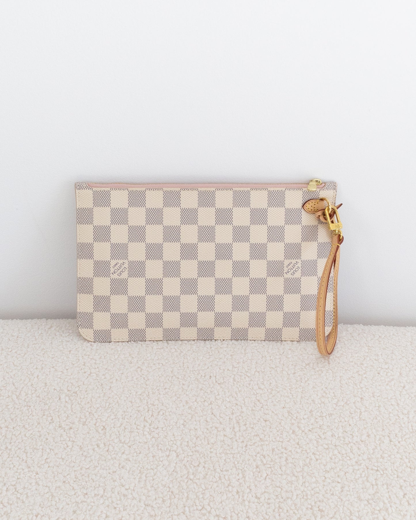 LOUIS VUITTON Pochette