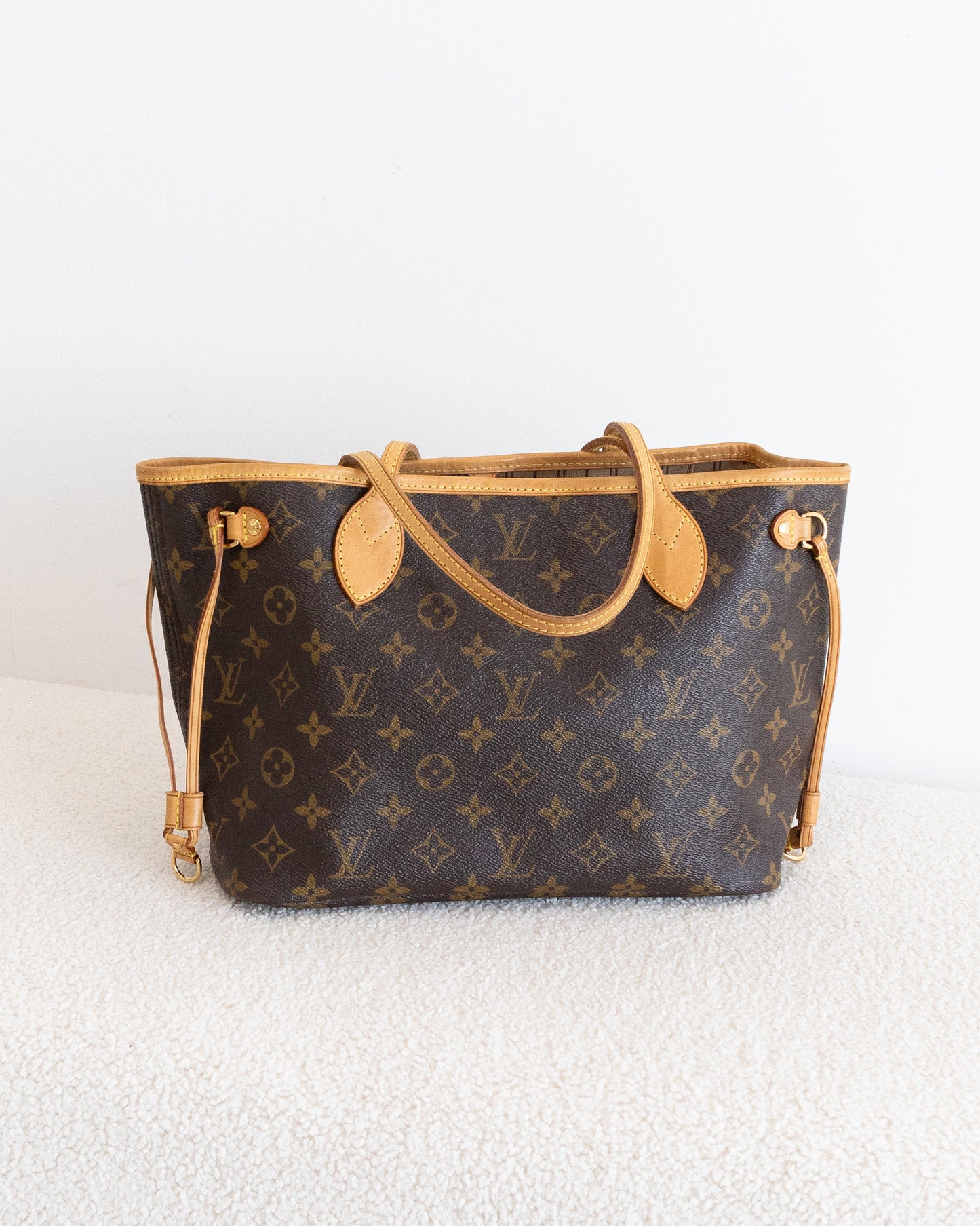 LOUIS VUITTON Neverfull PM
