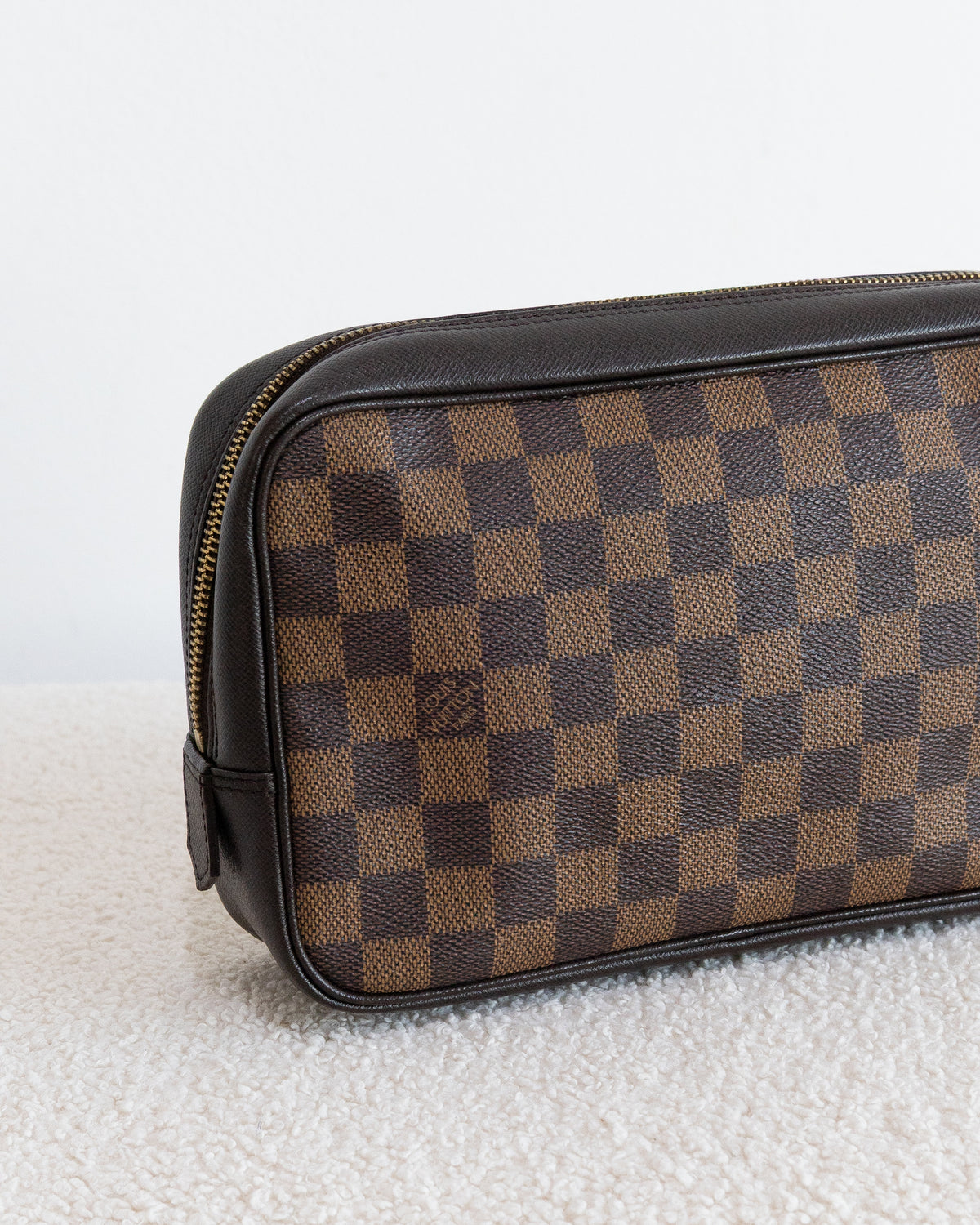 LOUIS VUITTON Trousse Toilette 25