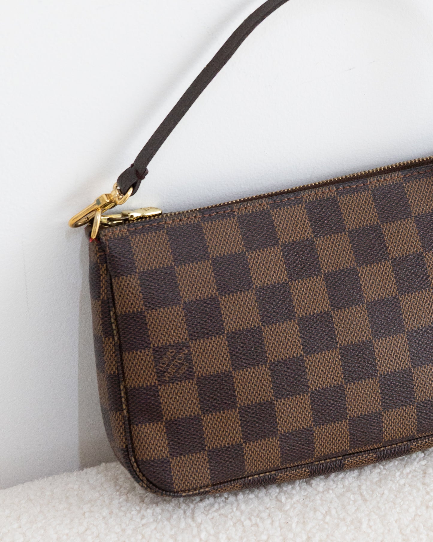 LOUIS VUITTON Pochette Accessoires