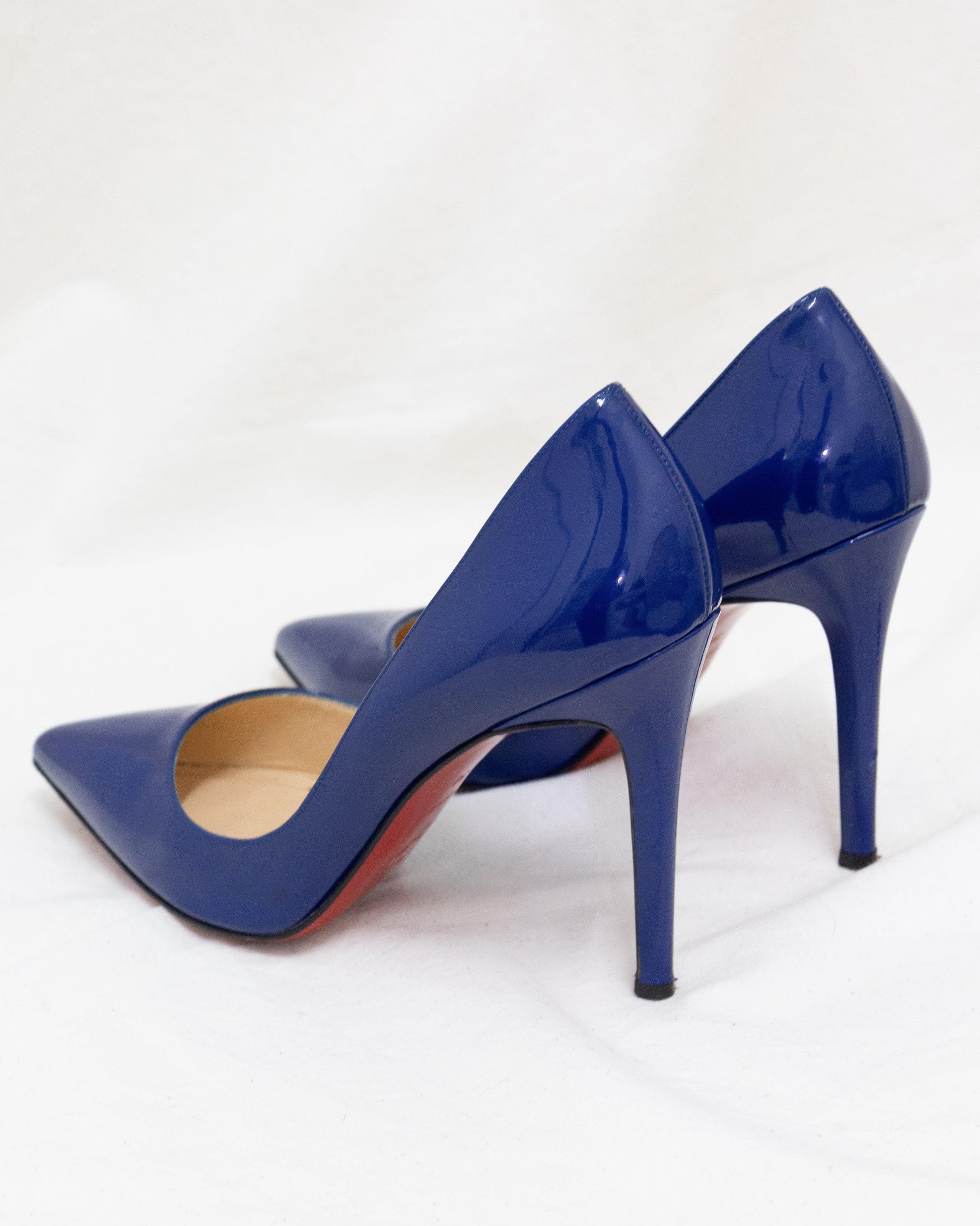 CHRISTIAN LOUBOUTIN 38 - THE VOG CLOSET