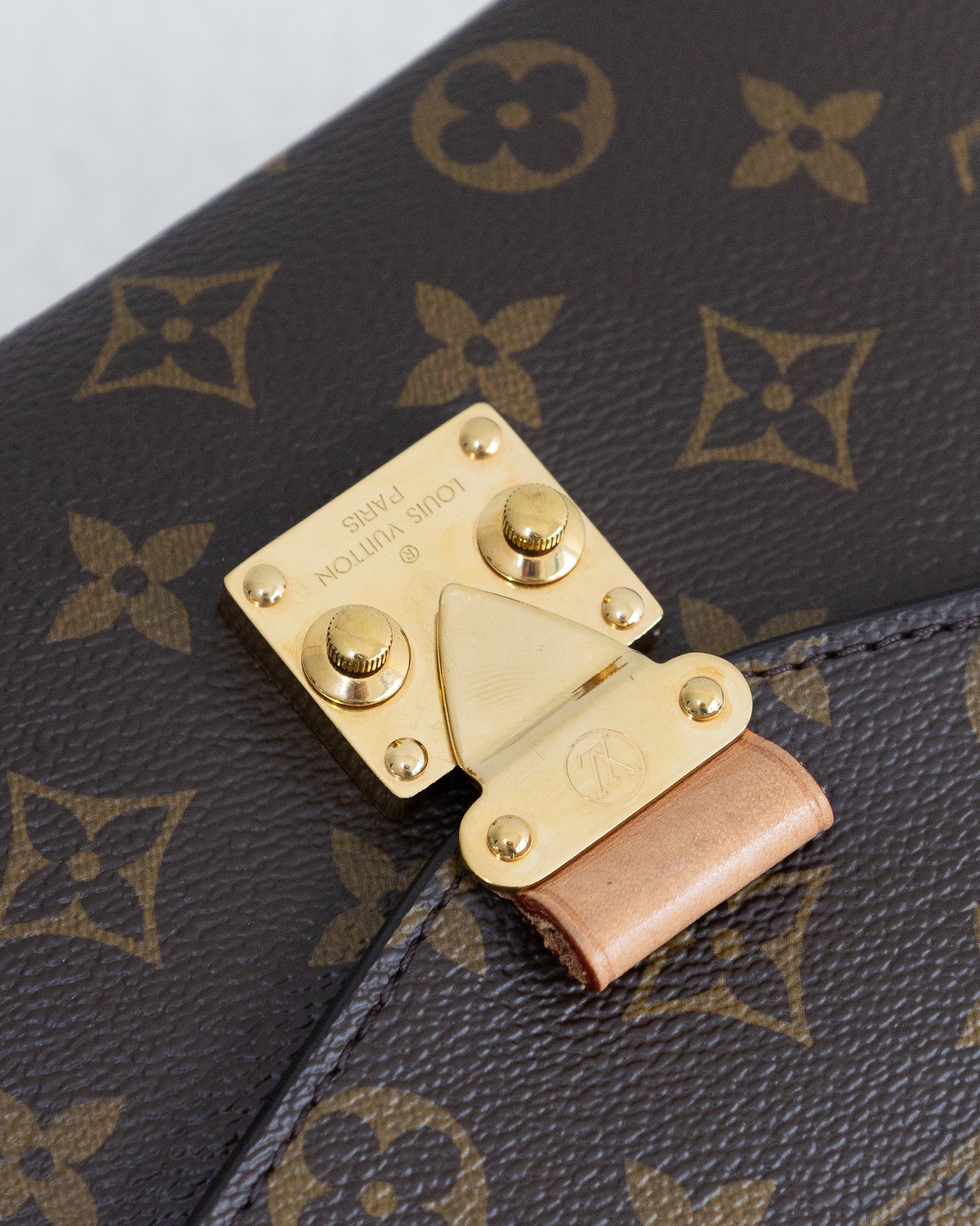 LOUIS VUITTON Pochette Metis