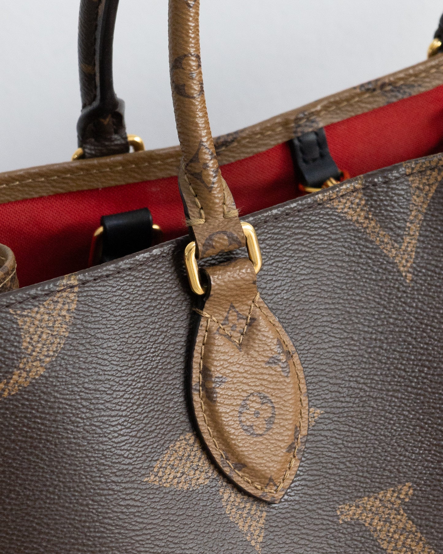LOUIS VUITTON OnTheGo MM