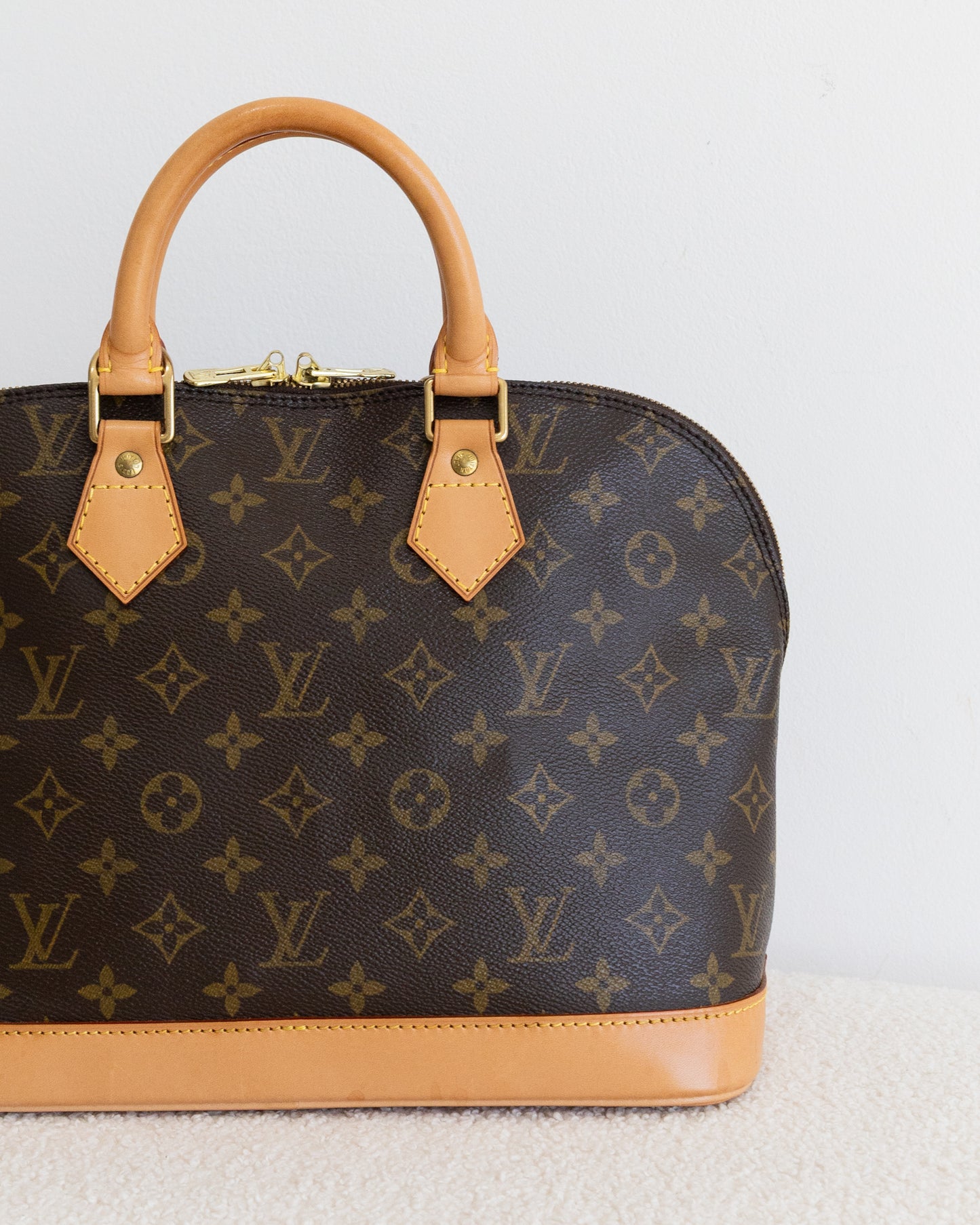 LOUIS VUITTON Alma PM