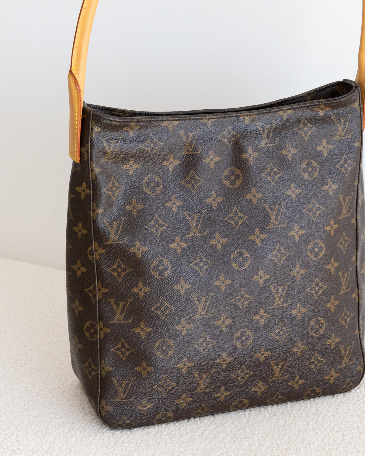 LOUIS VUITTON Looping GM