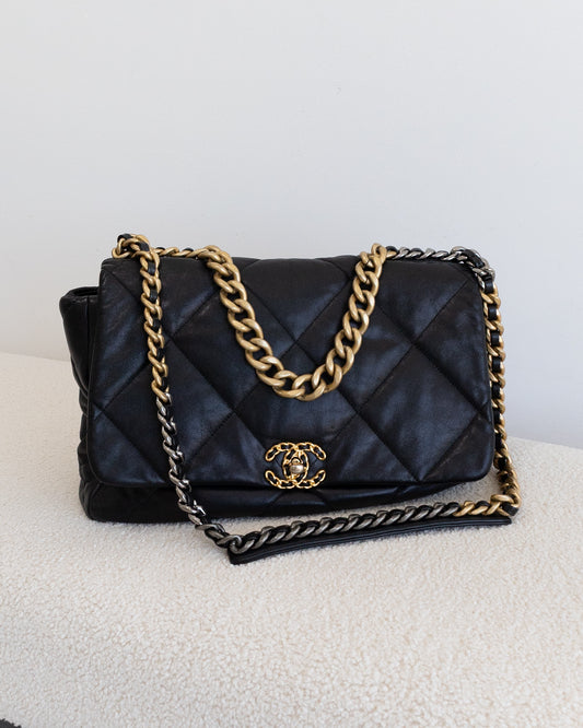 CHANEL 19 Maxi