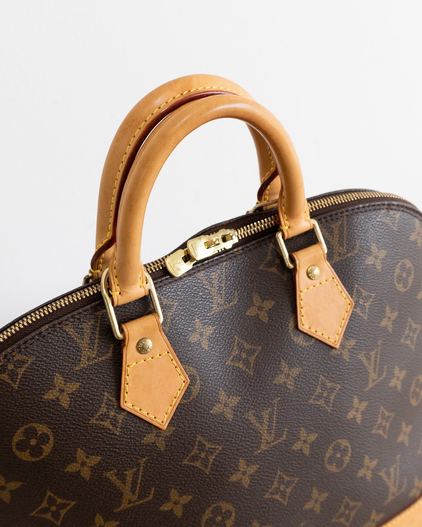 LOUIS VUITTON Alma PM