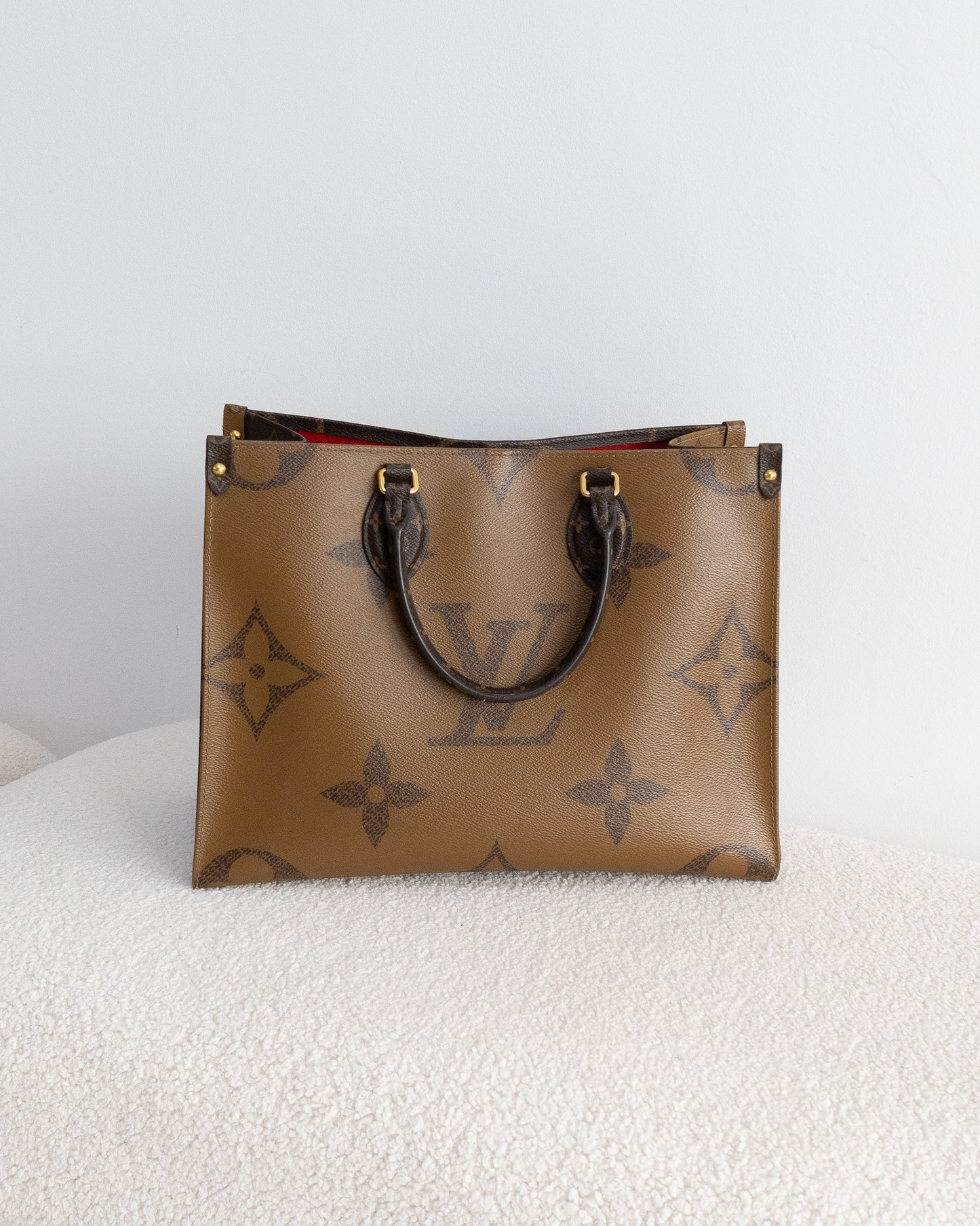 LOUIS VUITTON OnTheGo MM