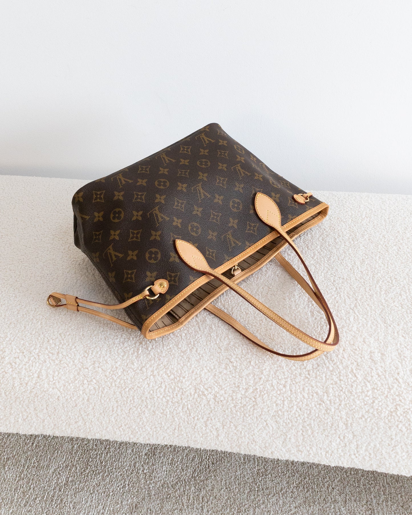LOUIS VUITTON Neverfull PM