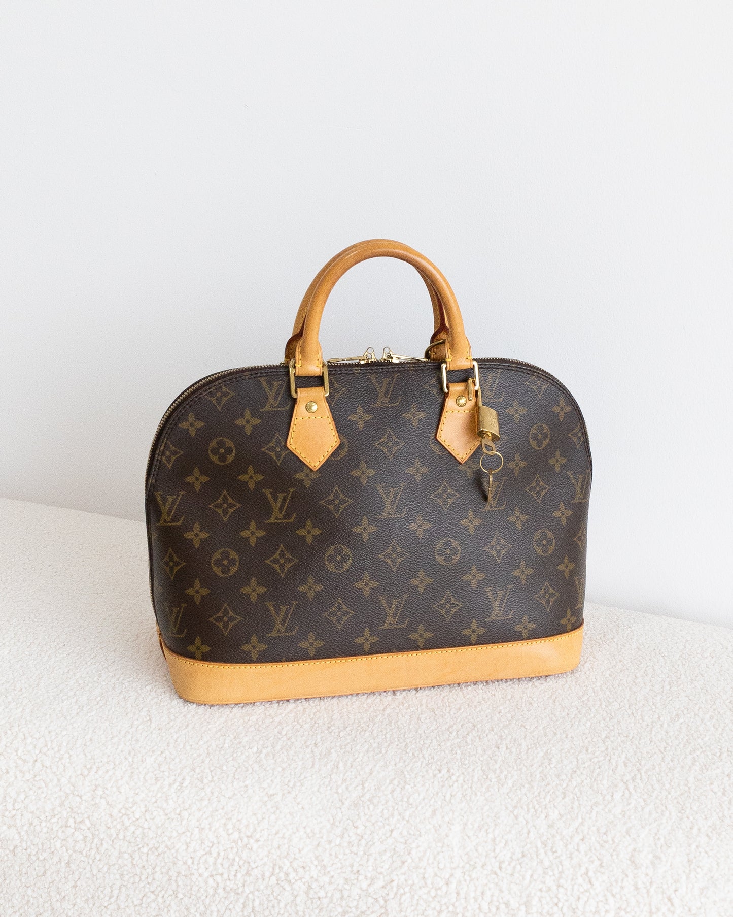 LOUIS VUITTON Alma PM