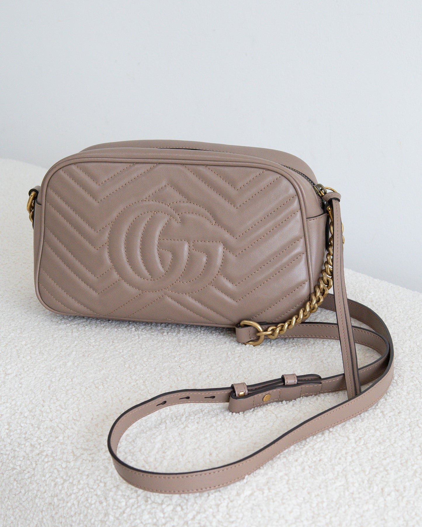 GUCCI GG Marmont Crossbody
