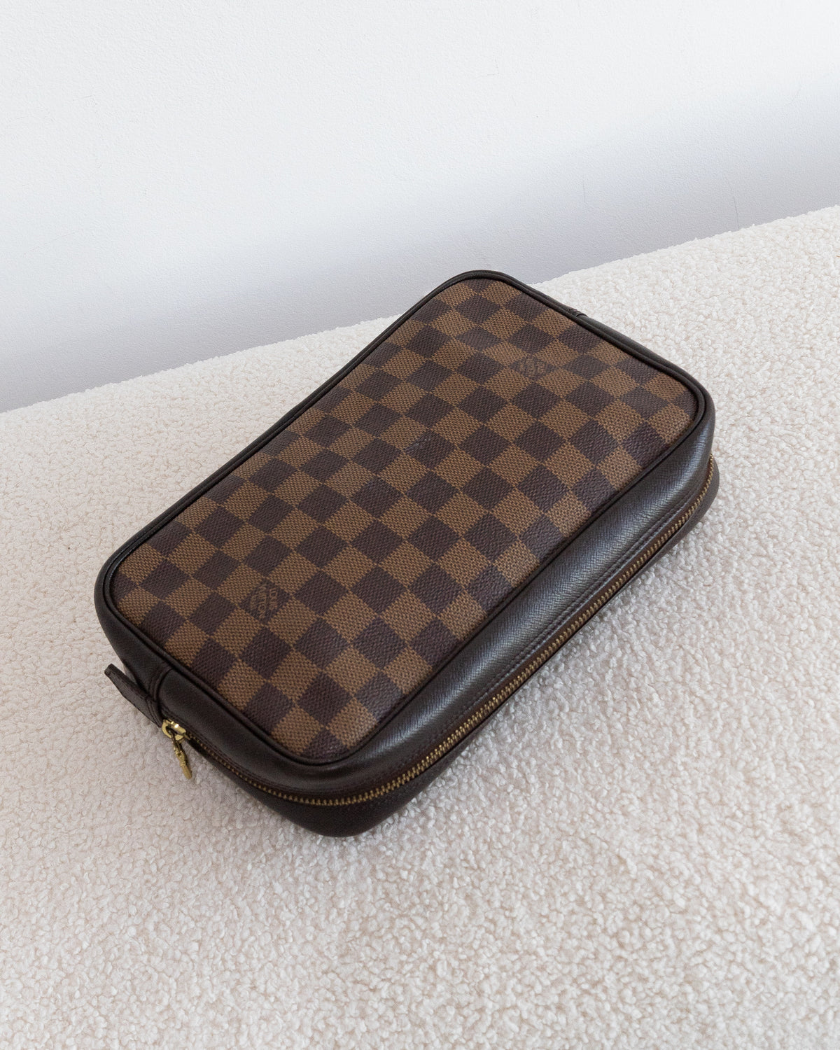 LOUIS VUITTON Trousse Toilette 25