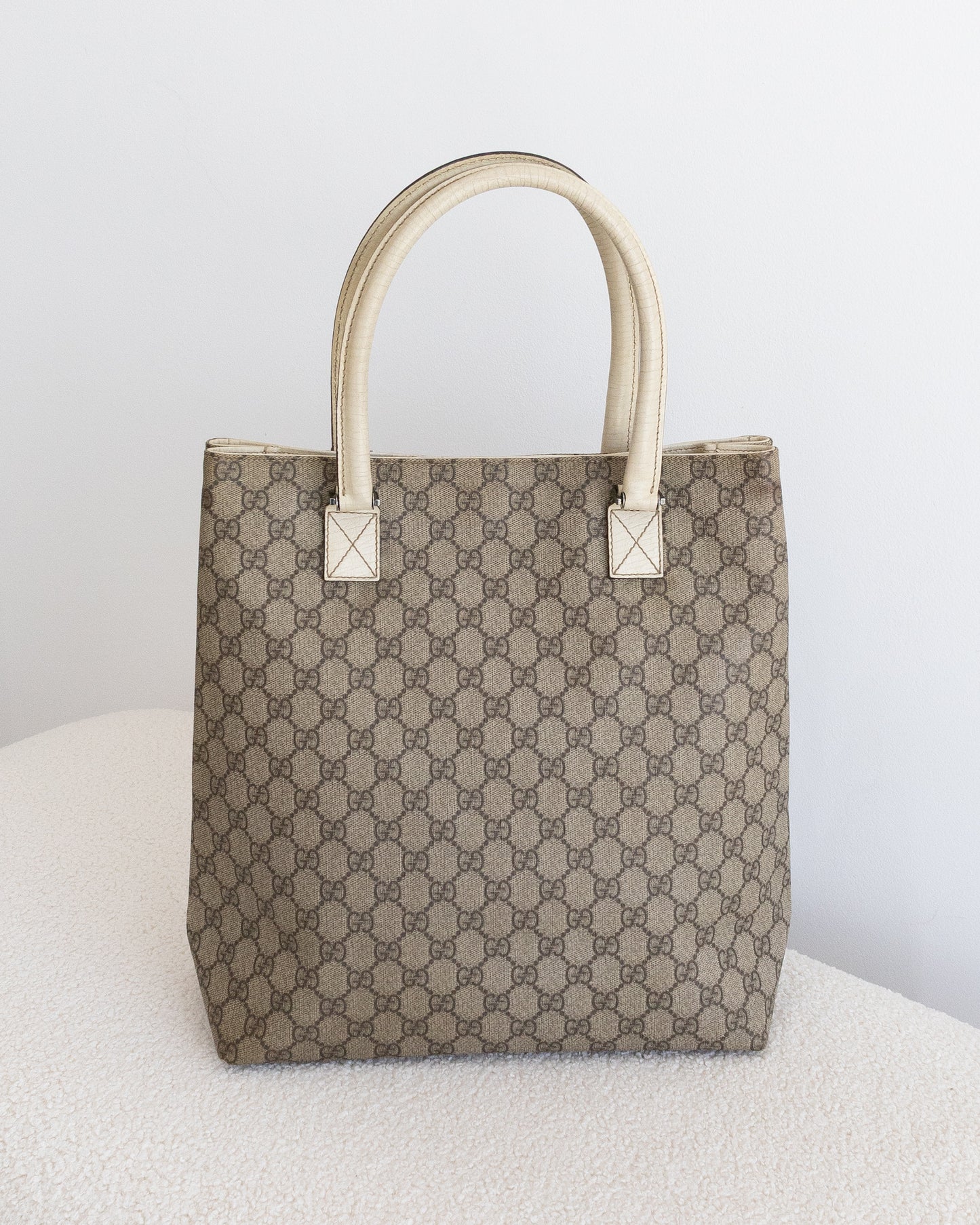 GUCCI GG Supreme Tote