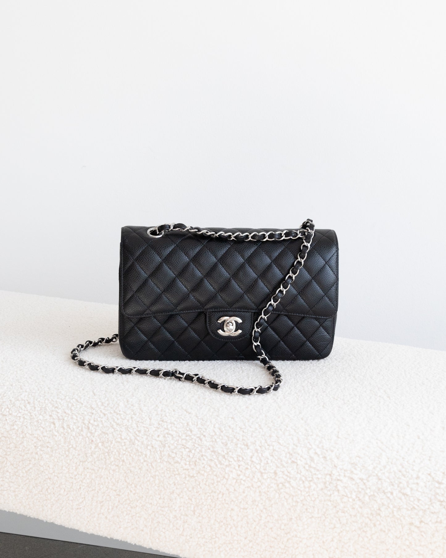 CHANEL Classic Double Flap Médium