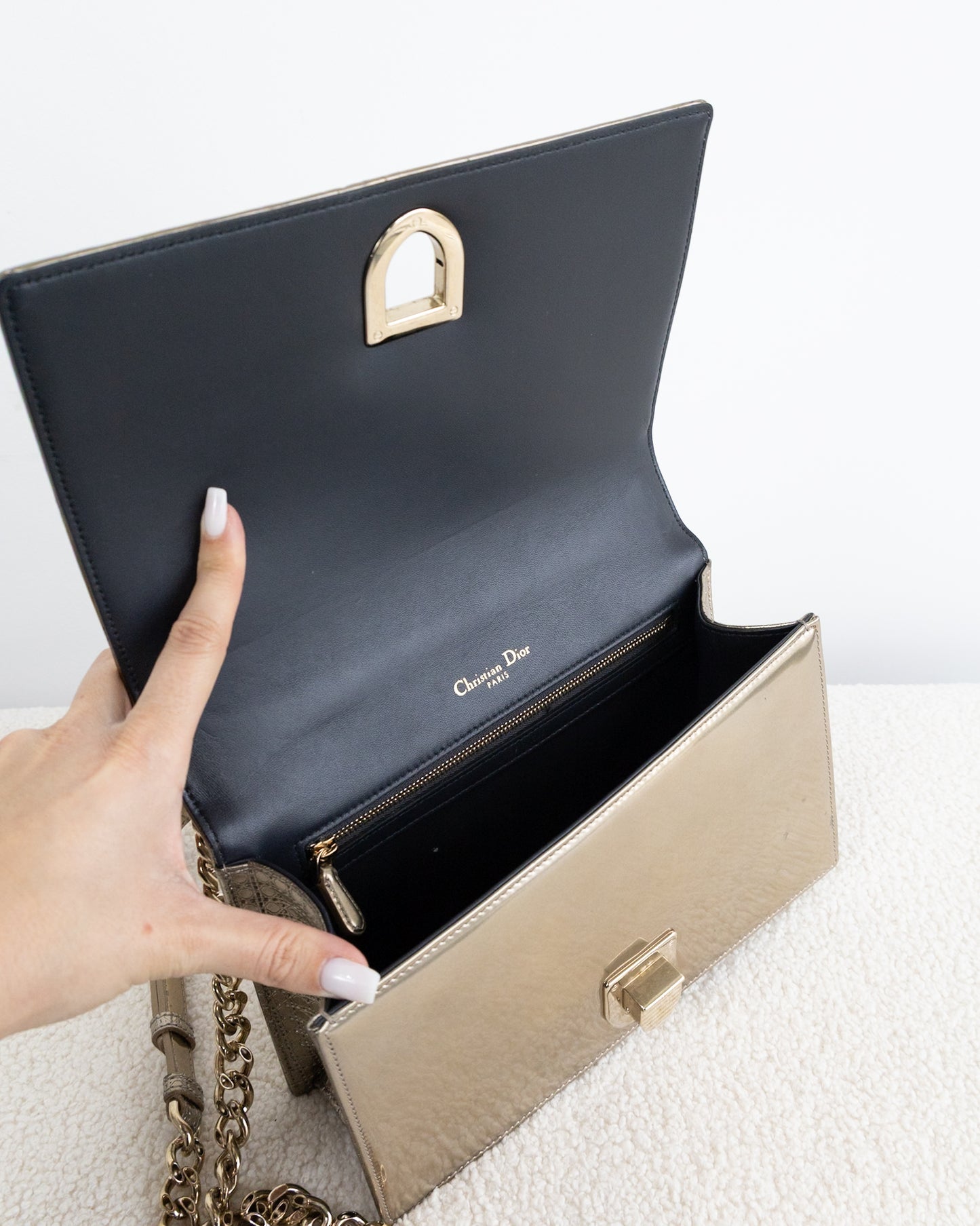 DIOR Diorama