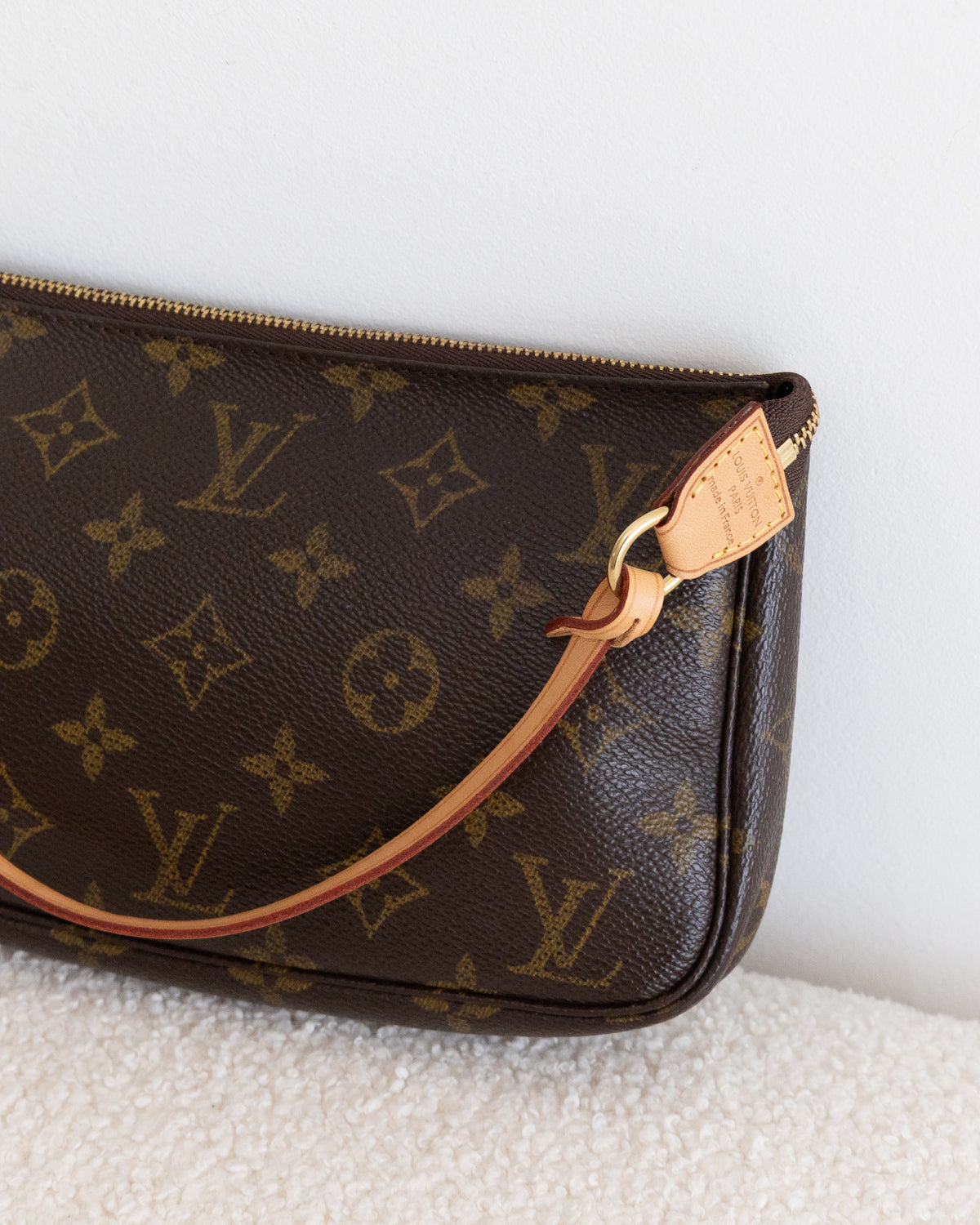 LOUIS VUITTON Pochette Accessoires