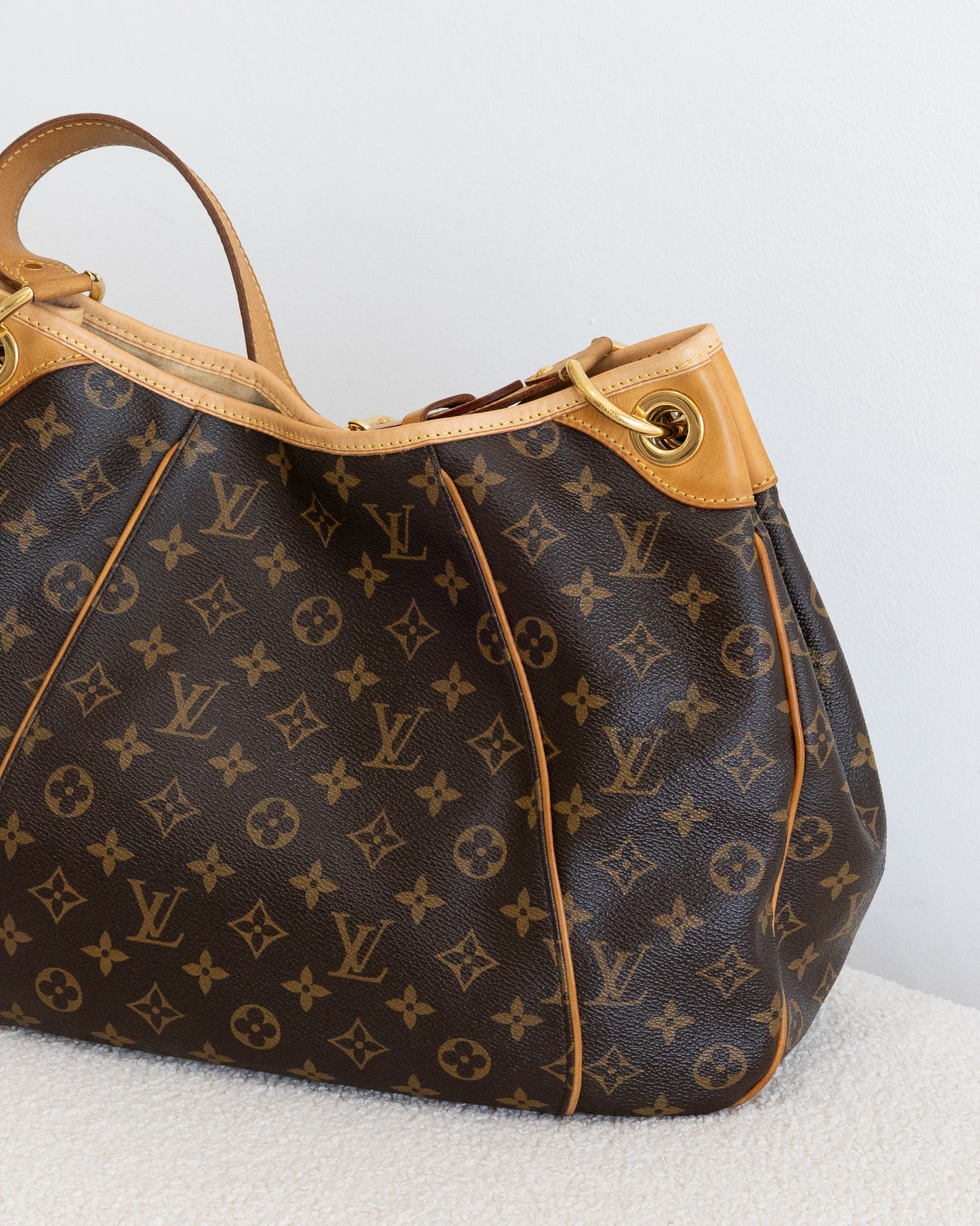 LOUIS VUITTON Galliera