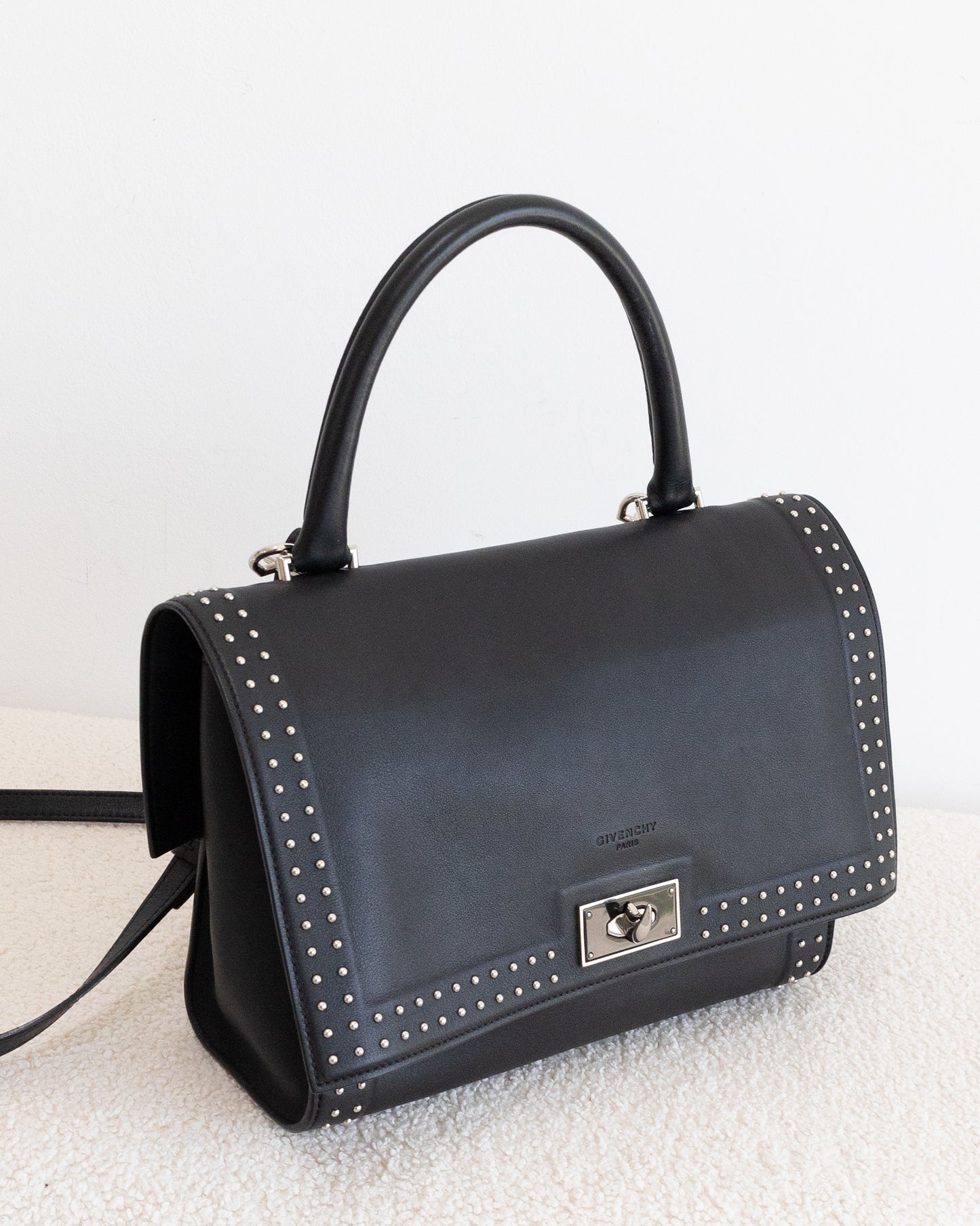 GIVENCHY Medium Shark