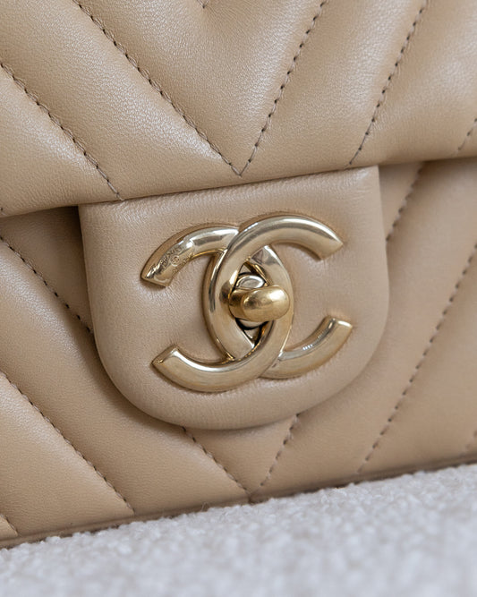 CHANEL Single Flap Chevron