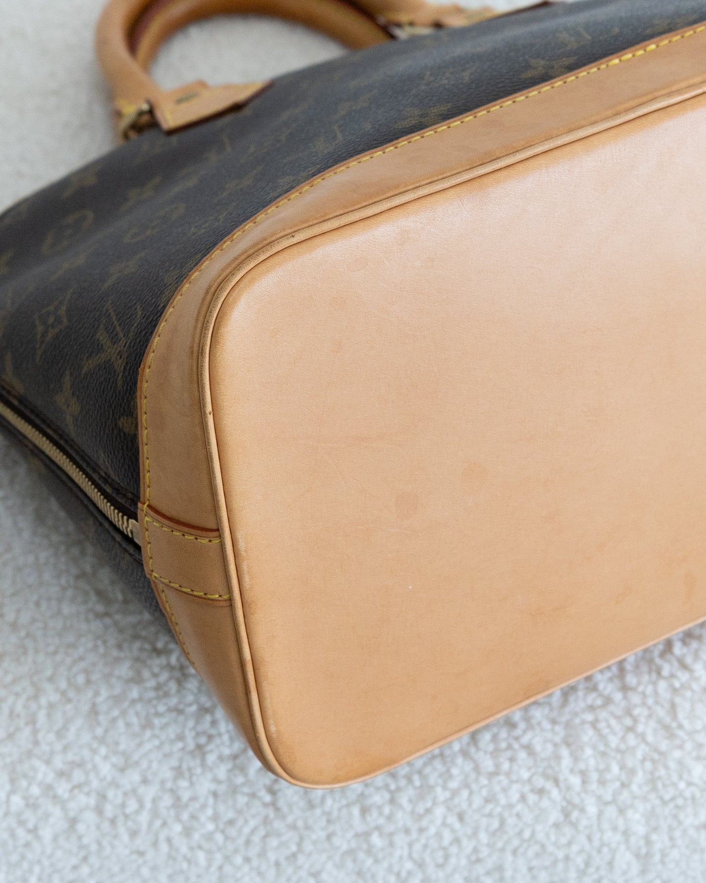 LOUIS VUITTON Alma PM