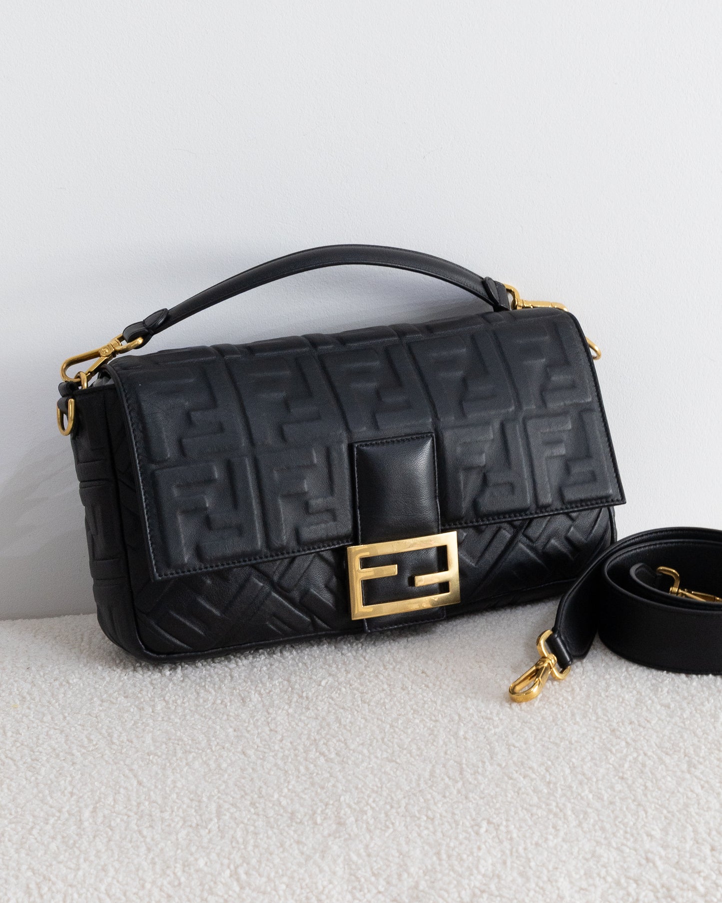 FENDI Baguette 2 Ways