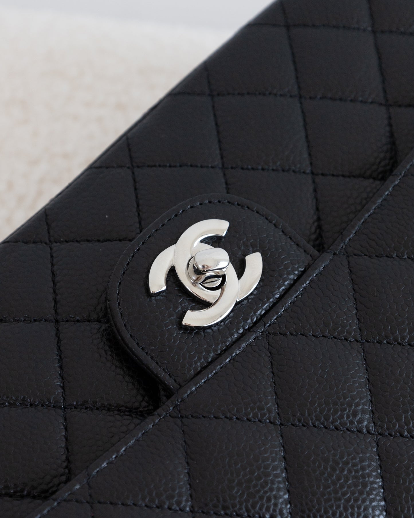 CHANEL Classic Double Flap Médium