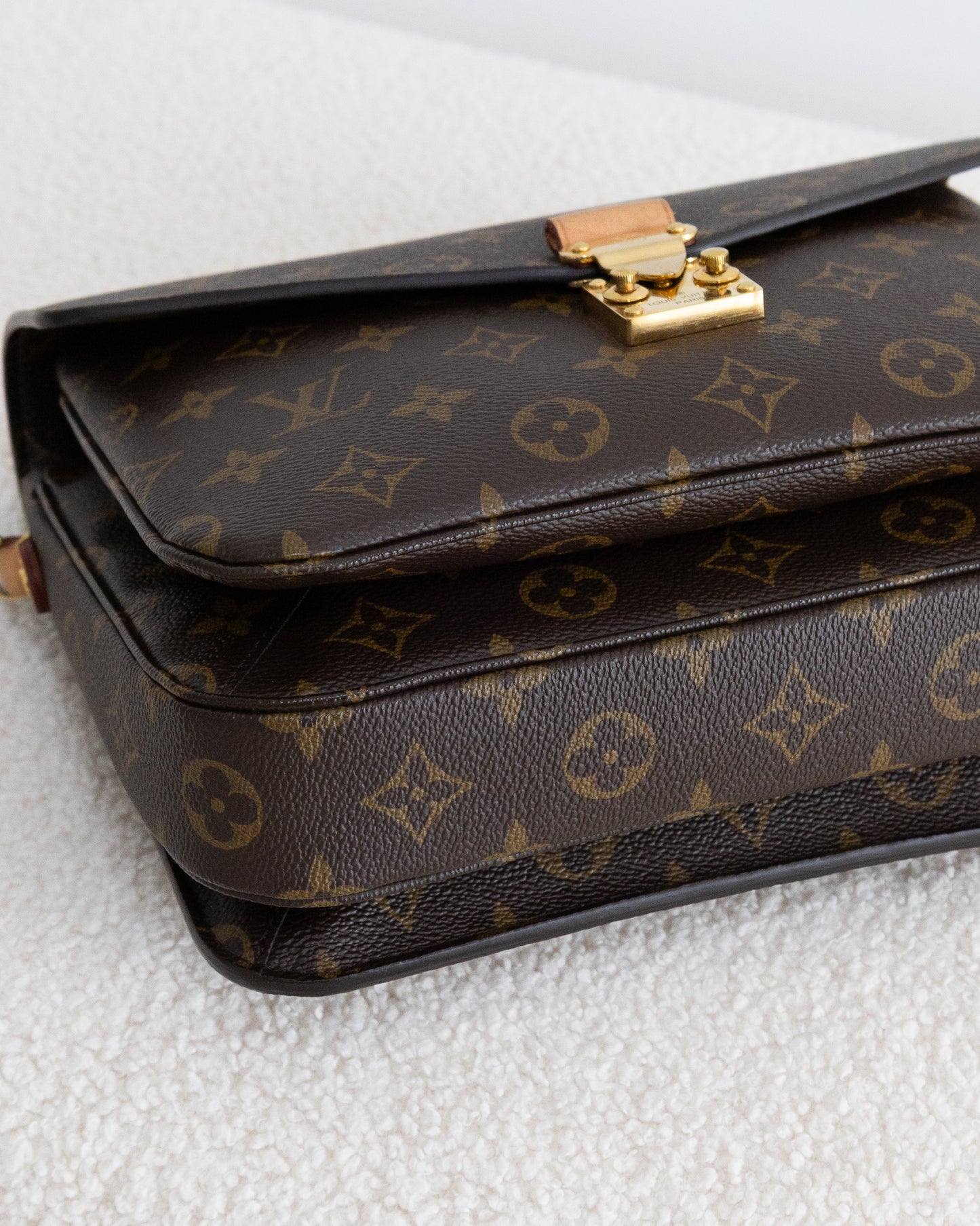 LOUIS VUITTON Pochette Metis