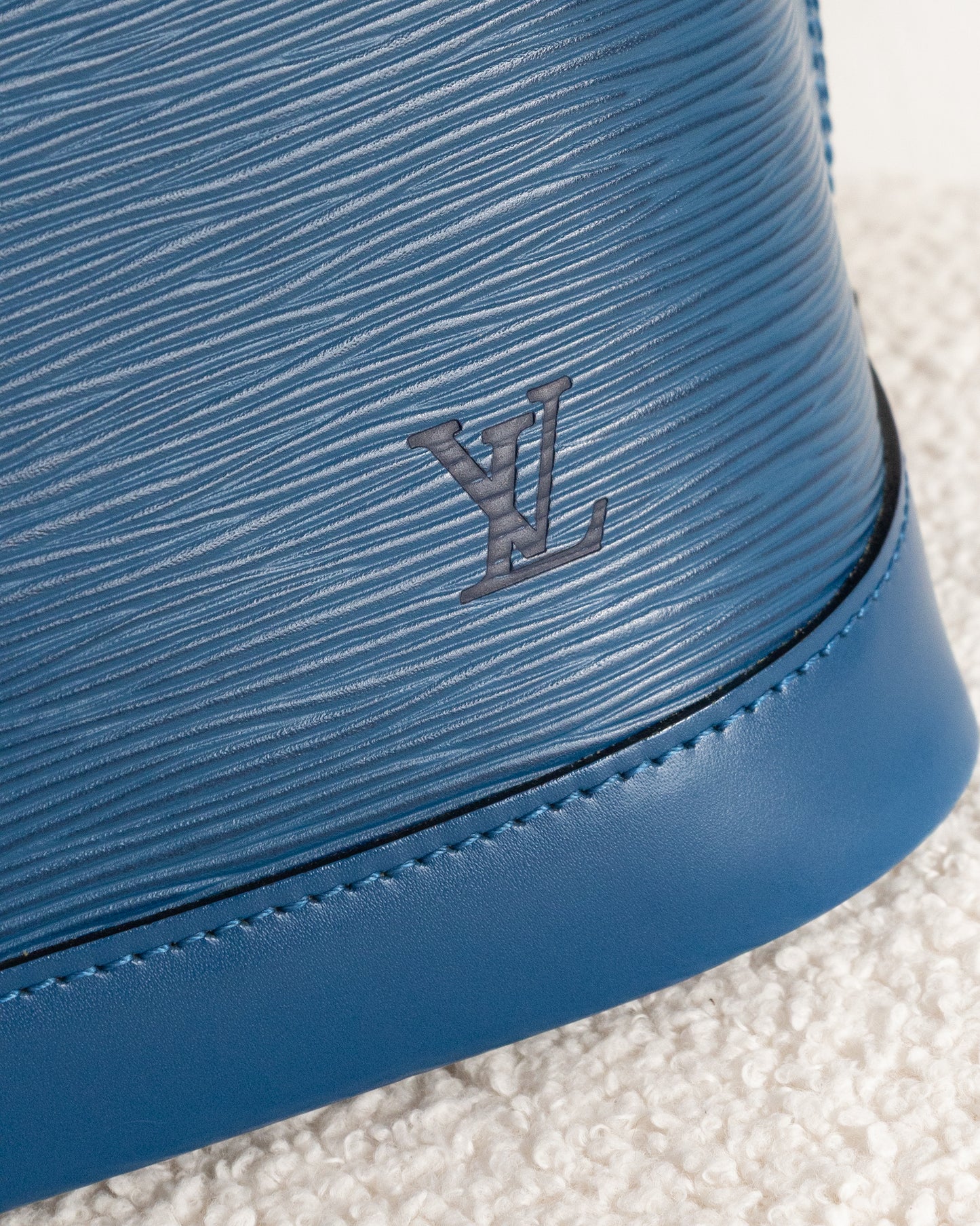 LOUIS VUITTON Alma PM