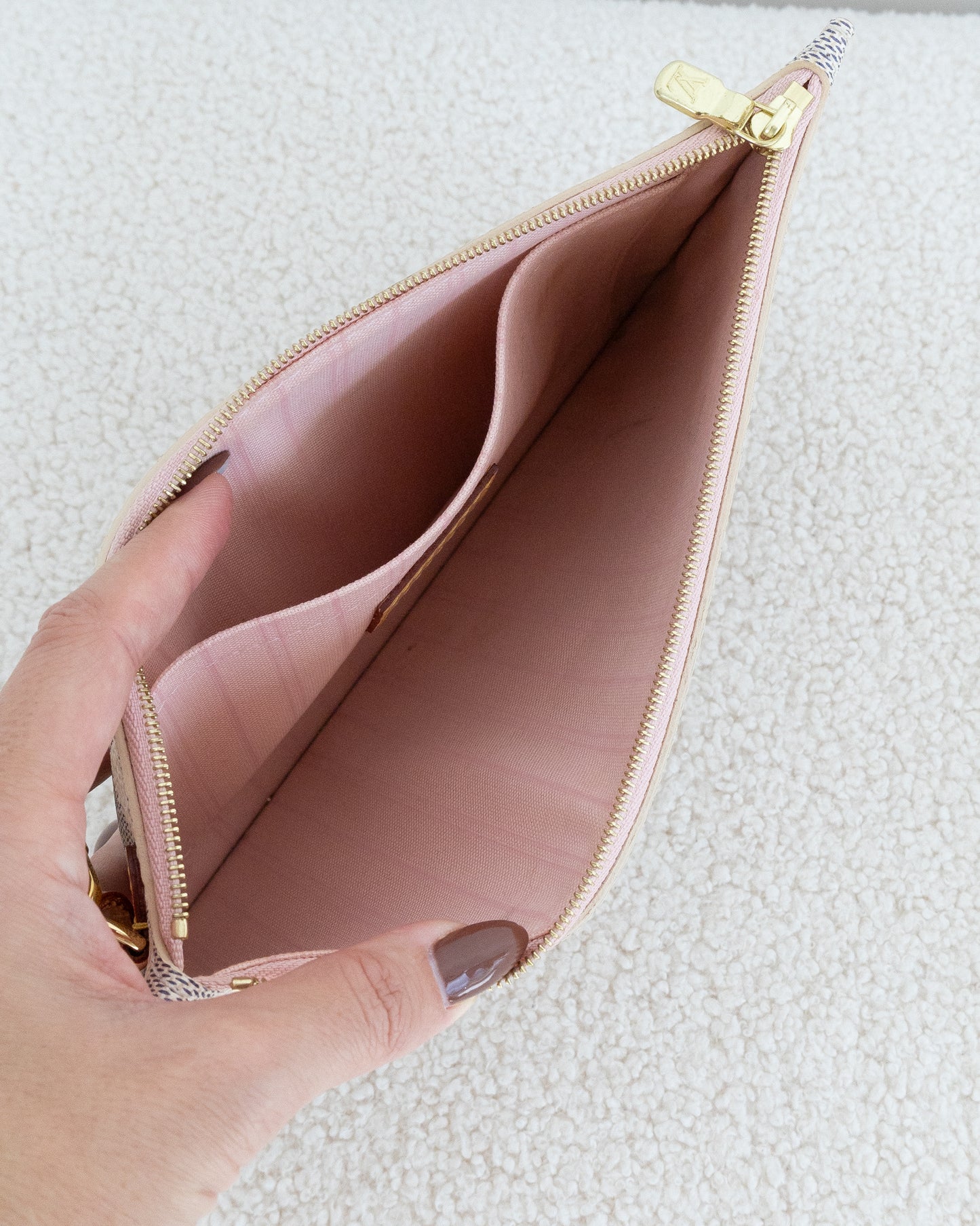 LOUIS VUITTON Pochette