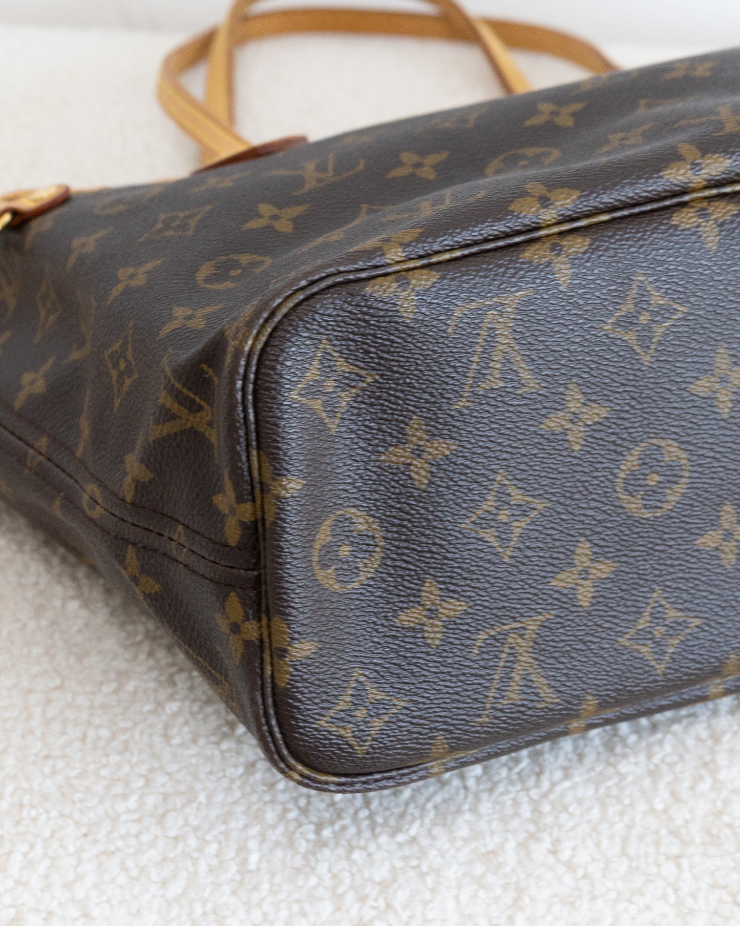 LOUIS VUITTON Neverfull PM