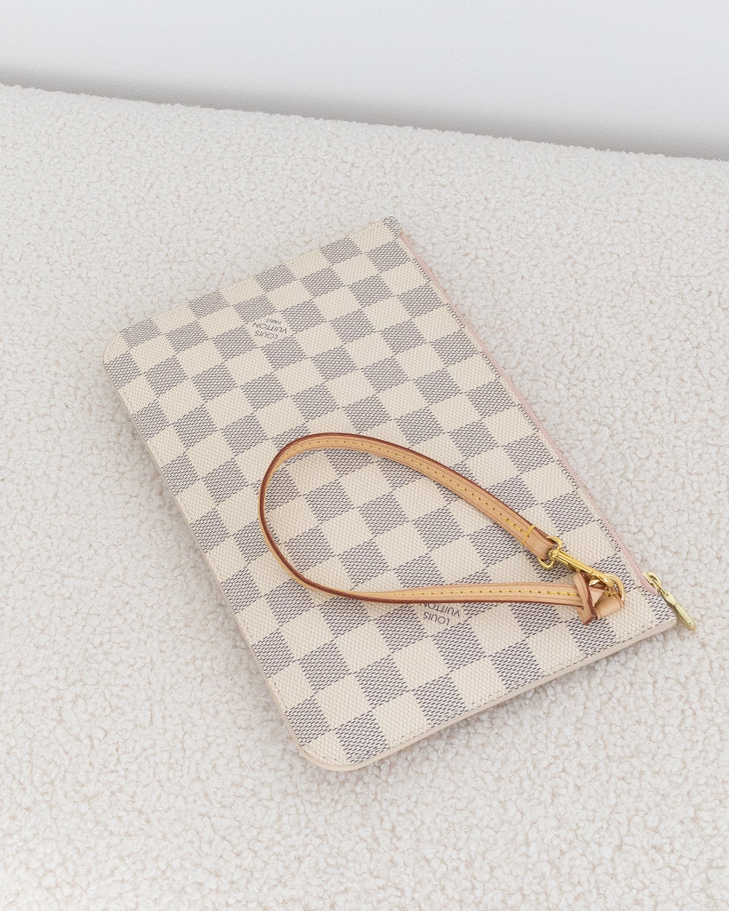 LOUIS VUITTON Pochette