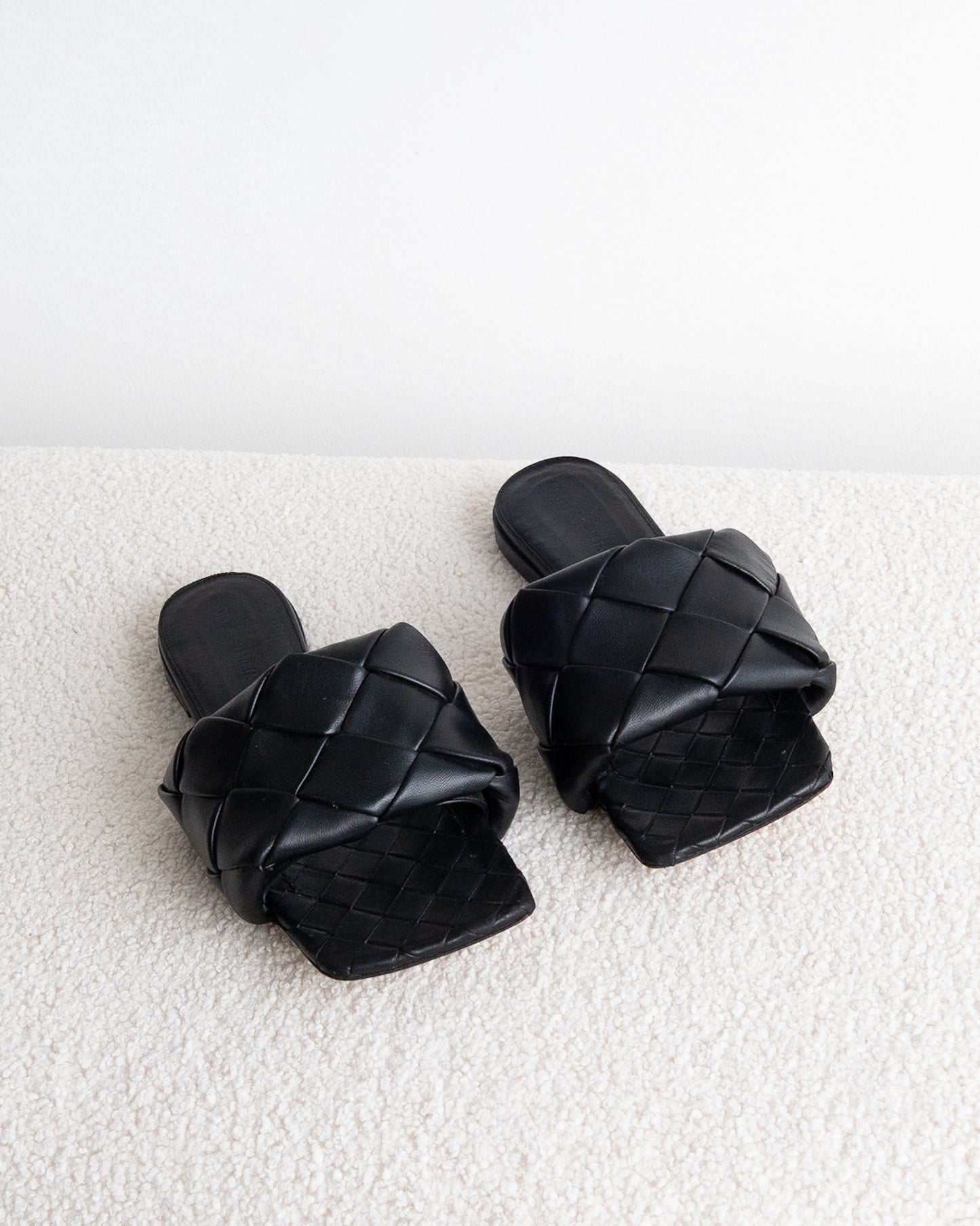 BOTTEGA VENETA Lido Flats 38