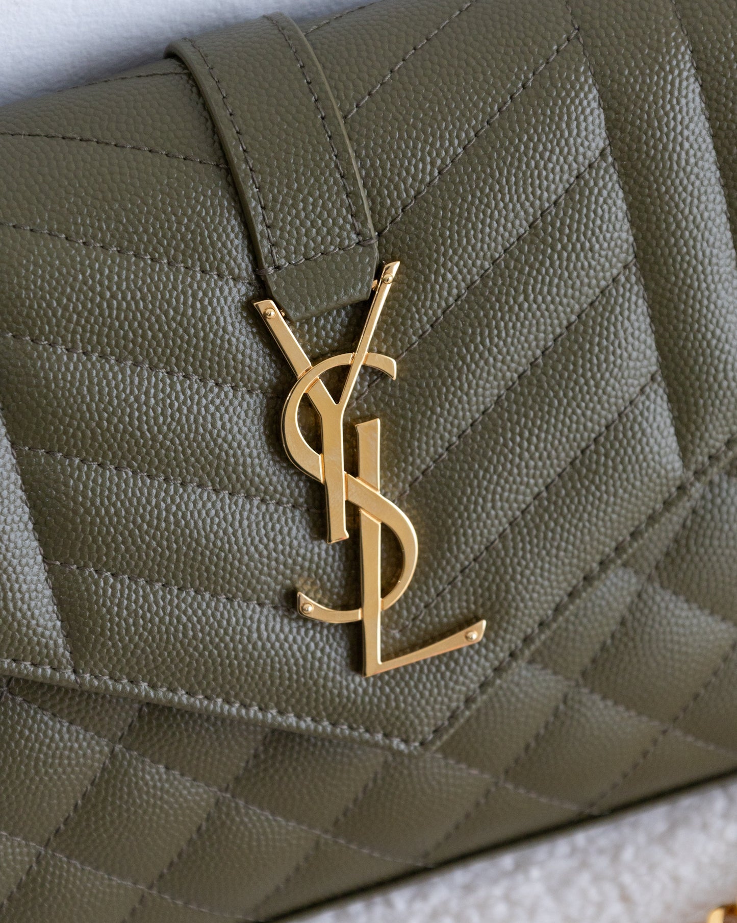 SAINT LAURENT Cassandre WOC