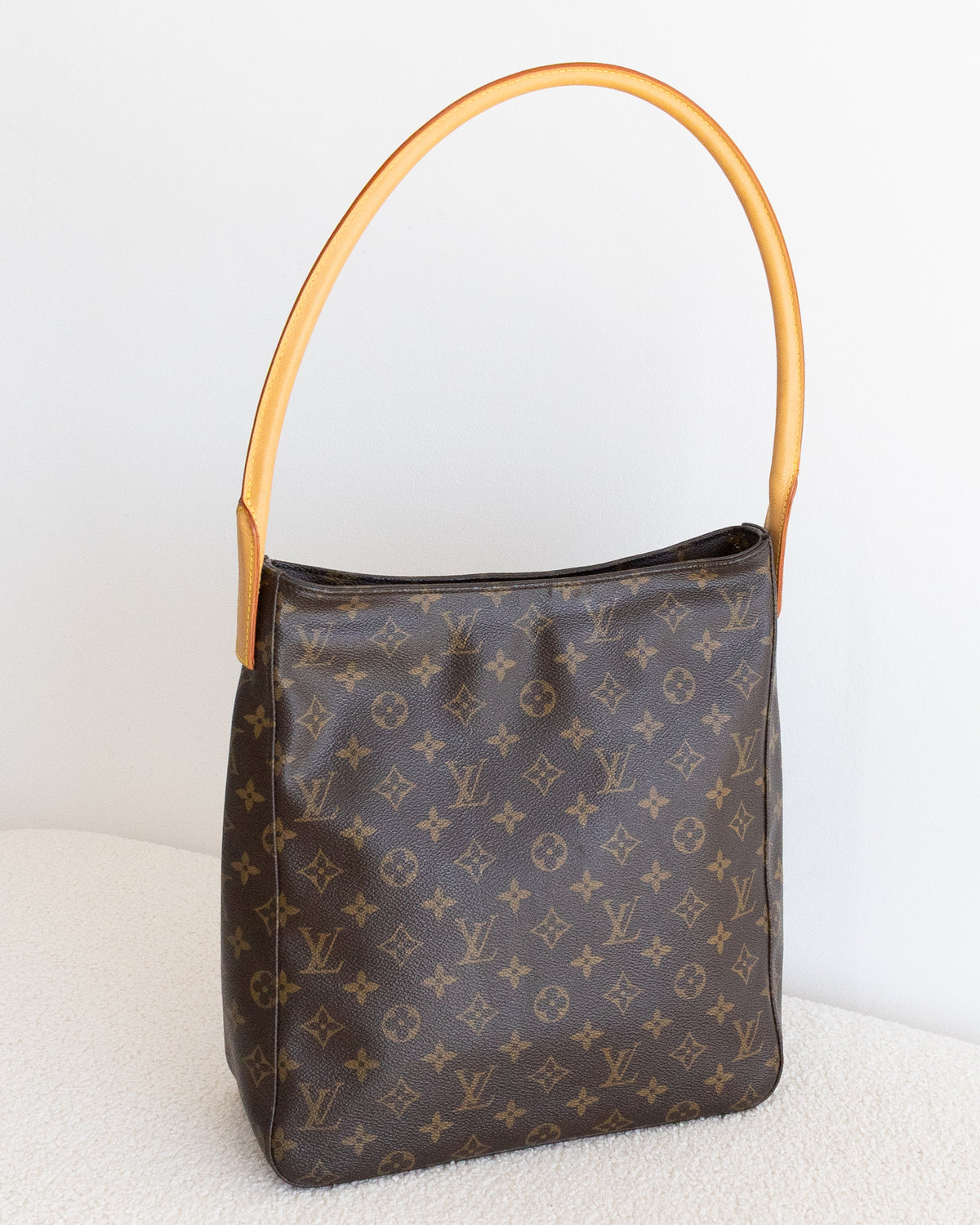 LOUIS VUITTON Looping GM