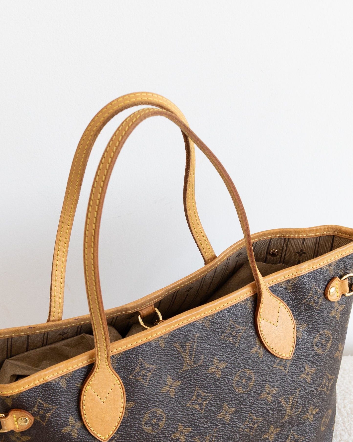 LOUIS VUITTON Neverfull PM