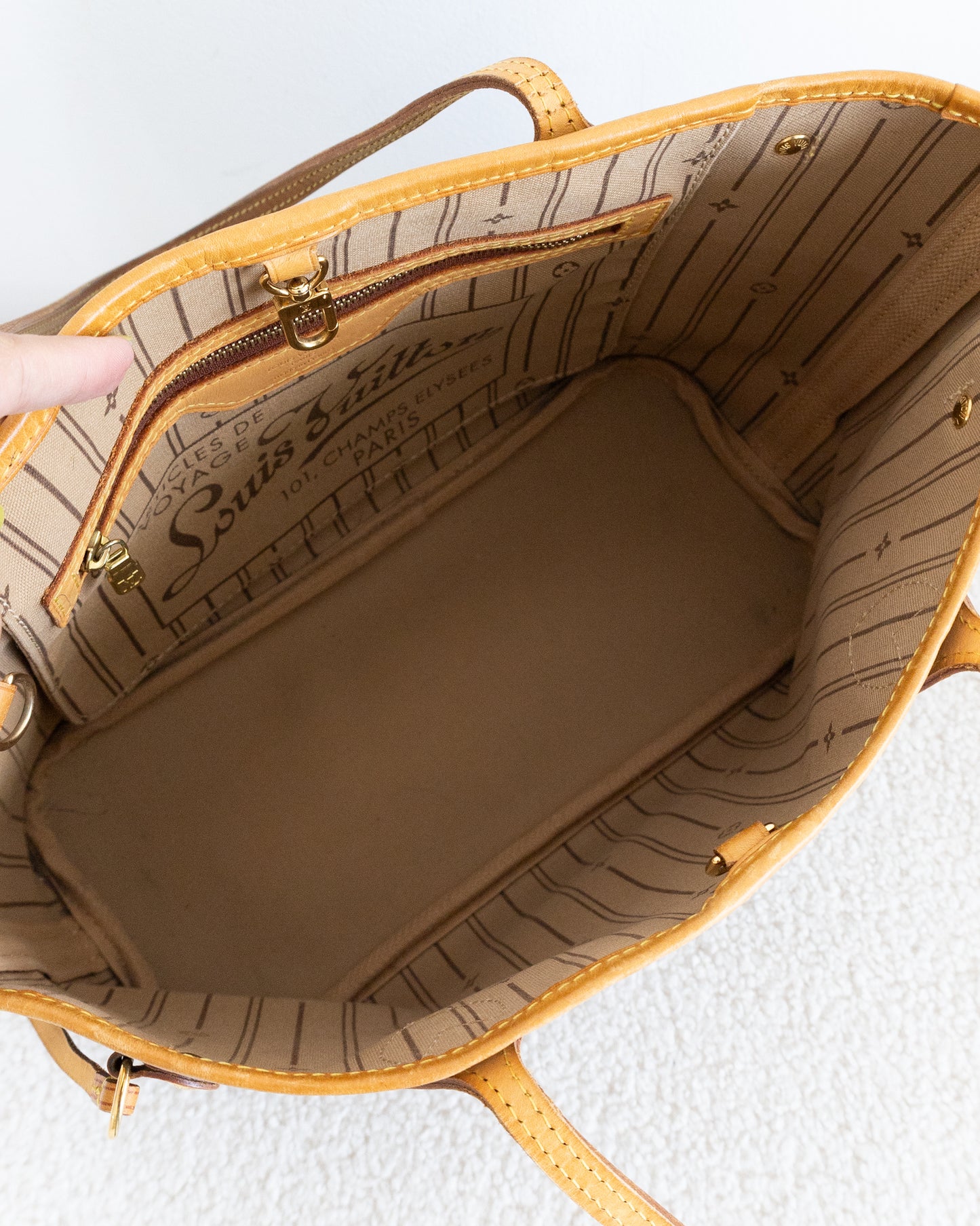 LOUIS VUITTON Neverfull PM
