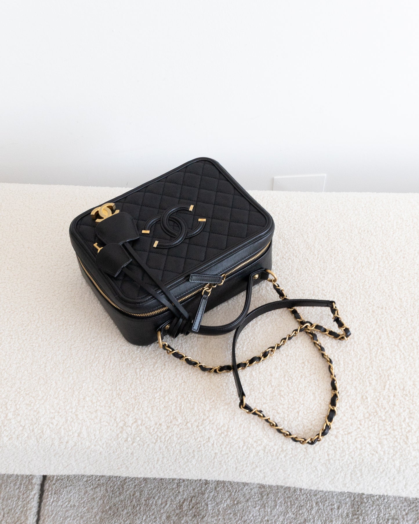 CHANEL Filigree Vanity Medium
