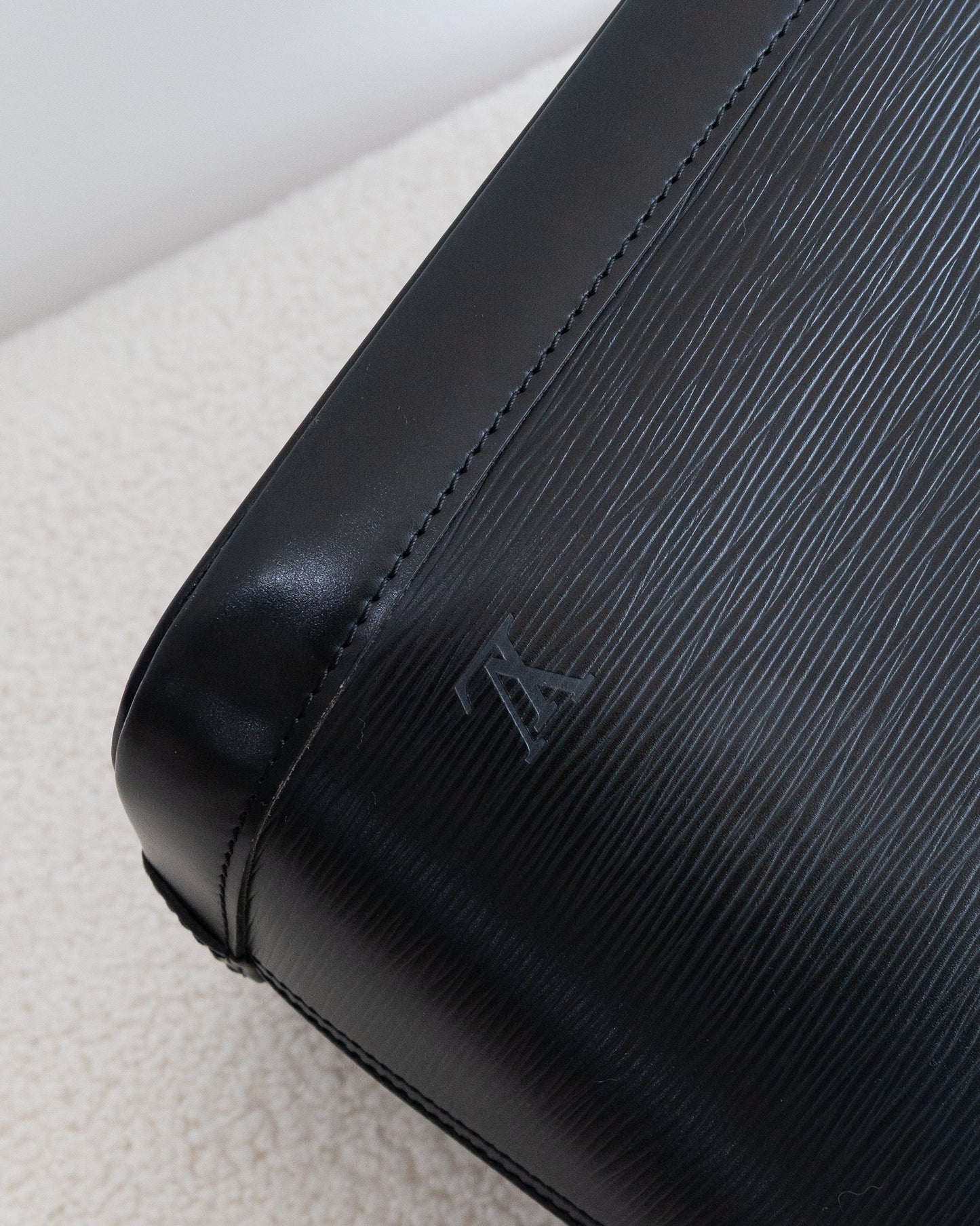 LOUIS VUITTON Alma PM